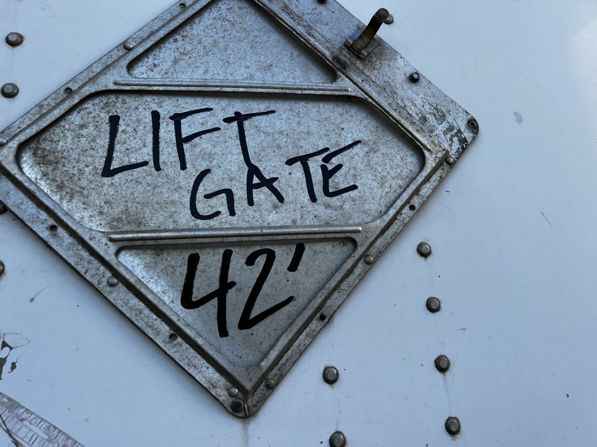 2013 Wabash 42' Liftgate Trailer, Sliding Rear Axle, Roll Up Door, 12'9" HT, (Unit 42102) - Image 8 of 9