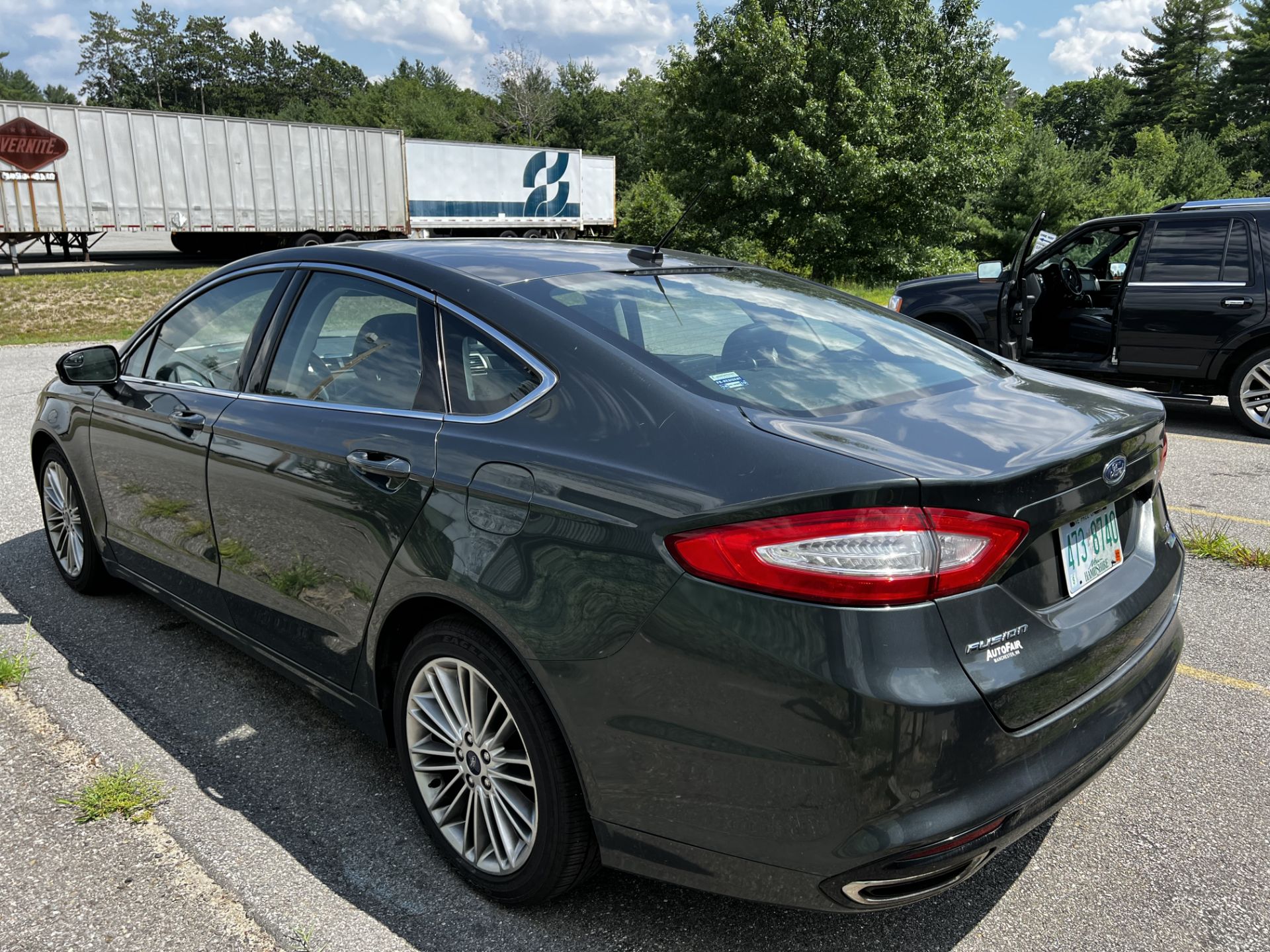 2015 Ford Fusion SE, AWD, ECO Boost, 4 Door, Leather Moon Roof, Keyless, Dual Climate, Touch Screen, - Image 2 of 7