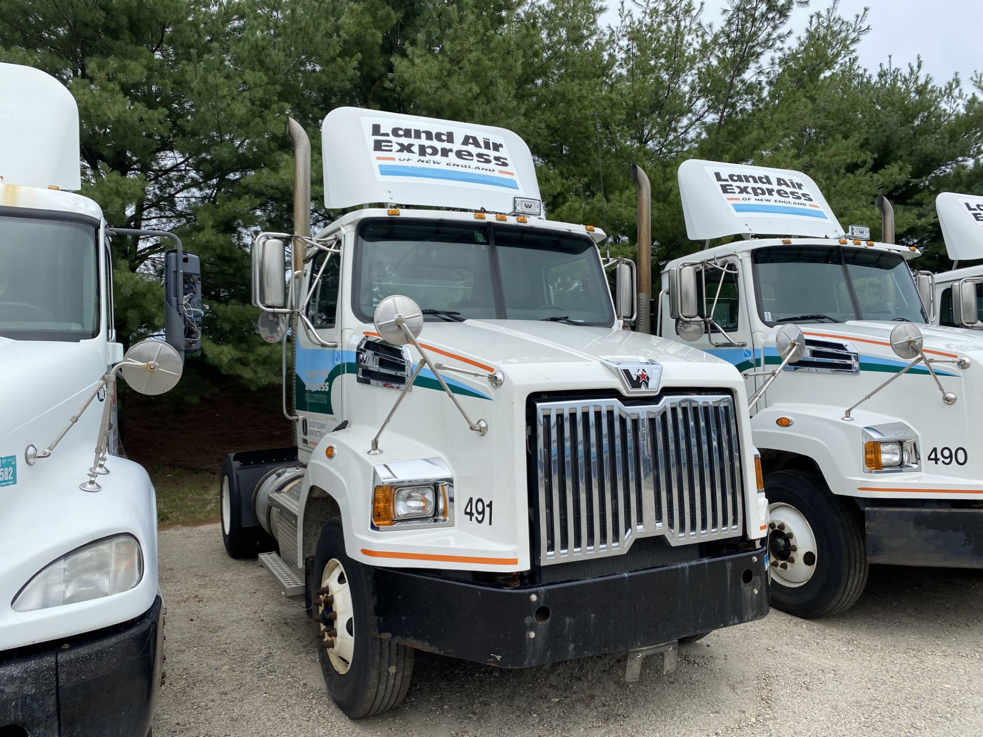 2016 Western Star W4700 SB, 6 Wheel, Day Cab, Auto Trans, 35,000 GVWR, DD13 Detroit Diesel, 12.8L, - Image 3 of 12