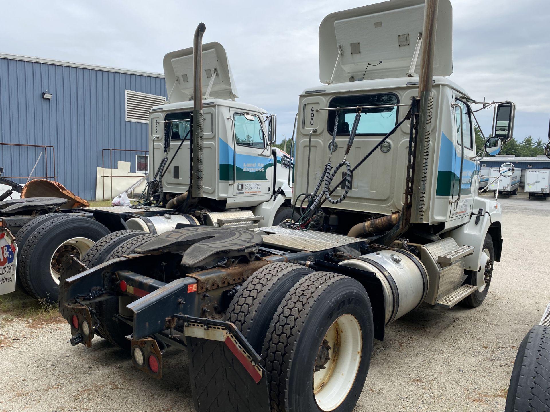 2016 Western Star W4700 SB, 6 Wheel, Day Cab, Auto Trans, 35,000 GVWR, DD13 Detroit Diesel, 12.8L, - Image 4 of 13