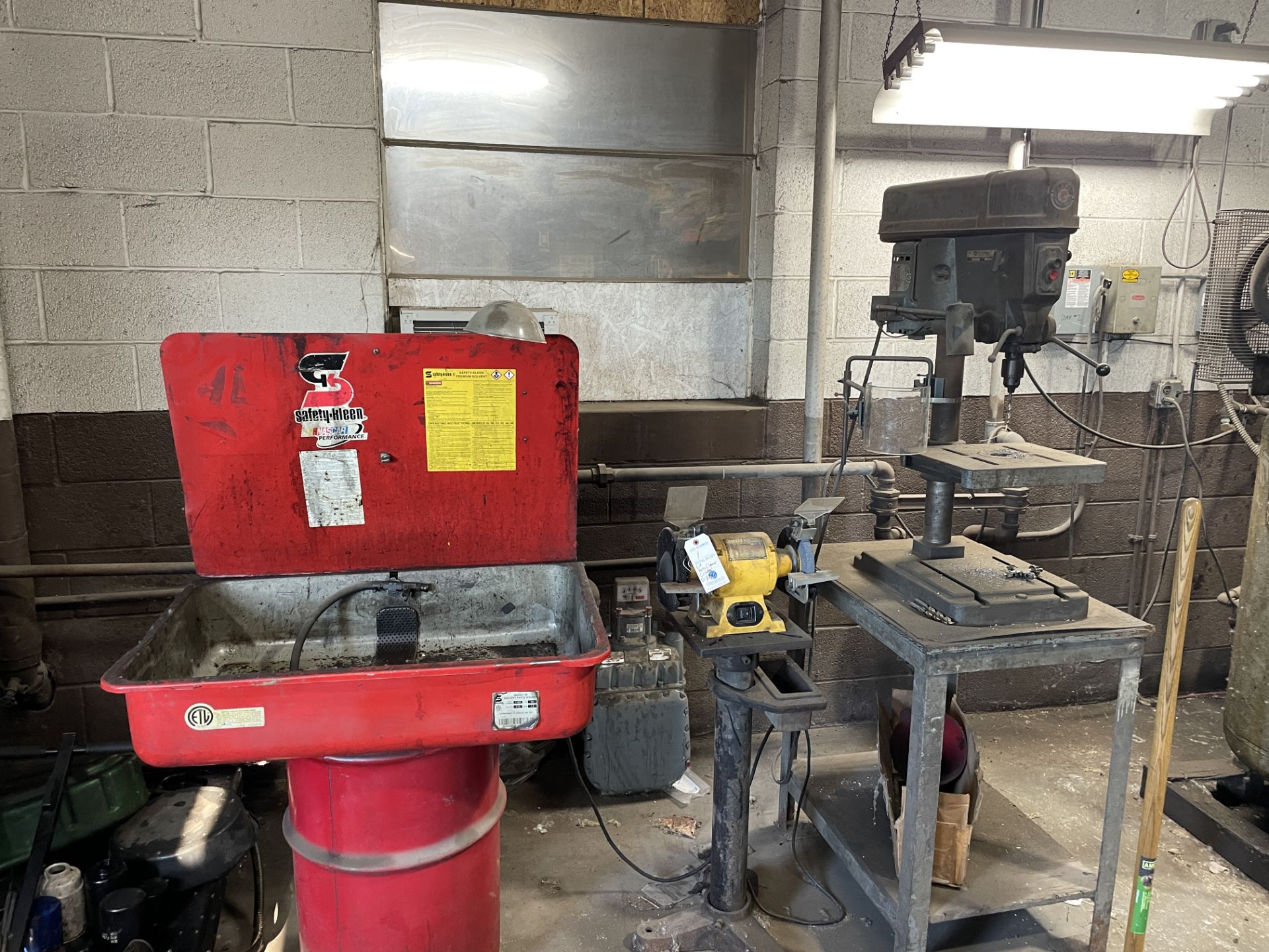 {LOT} Parts Cleaner, Pedestal Grinder, & Rockwell Drill Press