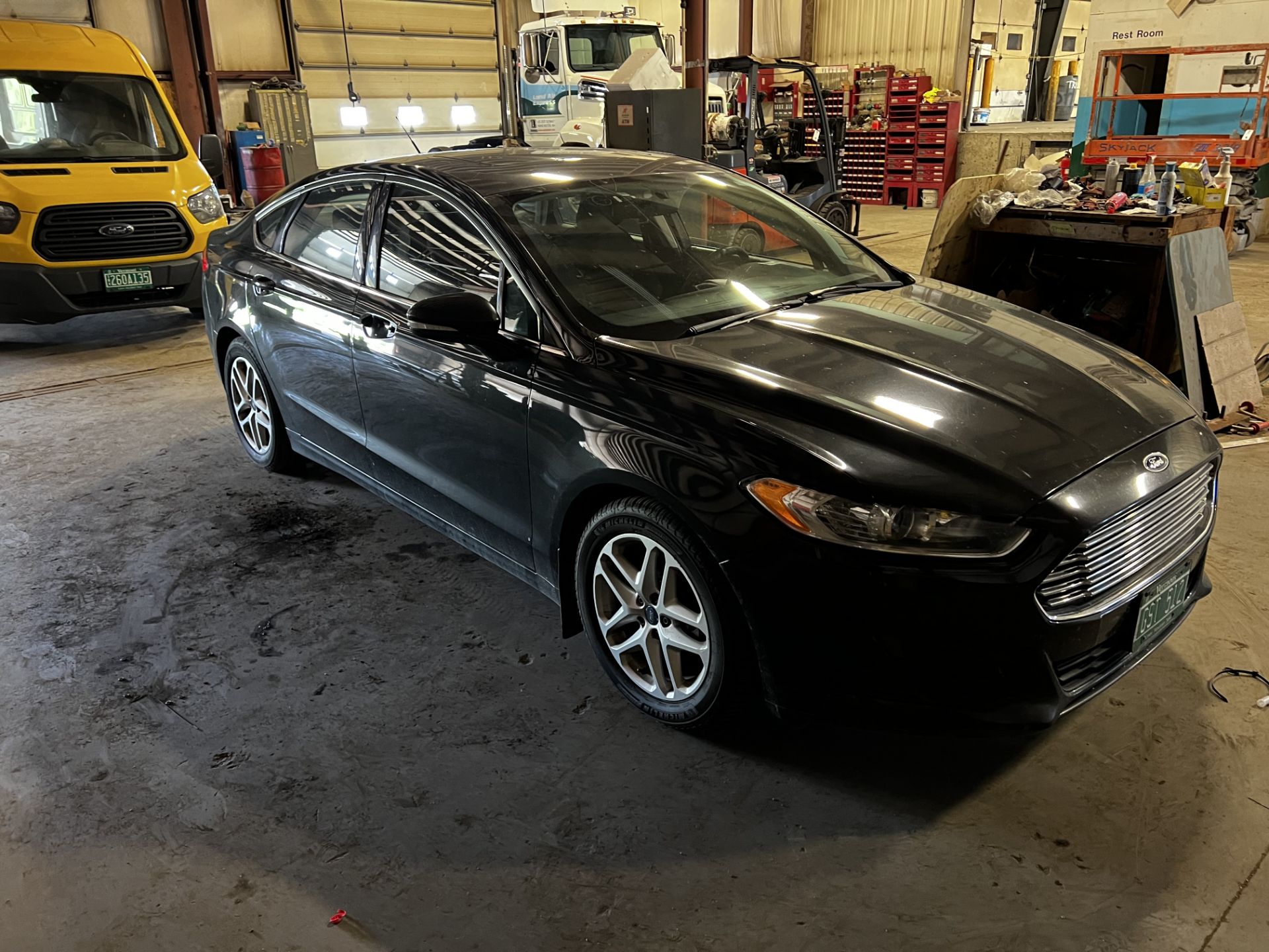 2014 Ford Fusion SE, Auto, A/C, Moonroof, FR Wheel Drive, 4 Cyl, Gas, 2.5 L, (Passenger Outside