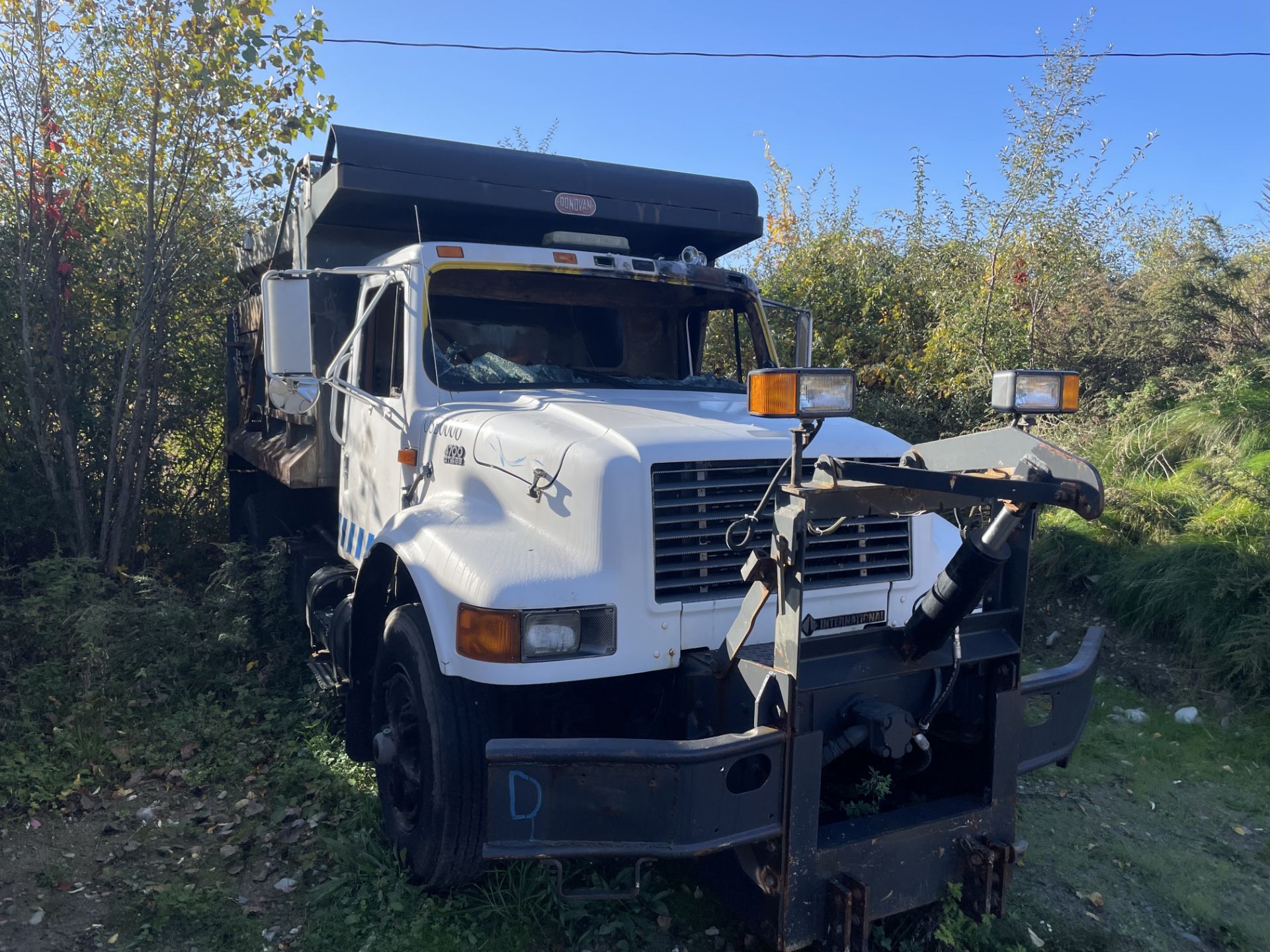 International 4700 Dump Body w/ Warren Sander, 6 wheel, 10' Dump, Parts Truck, Fire Damage w/ Plow