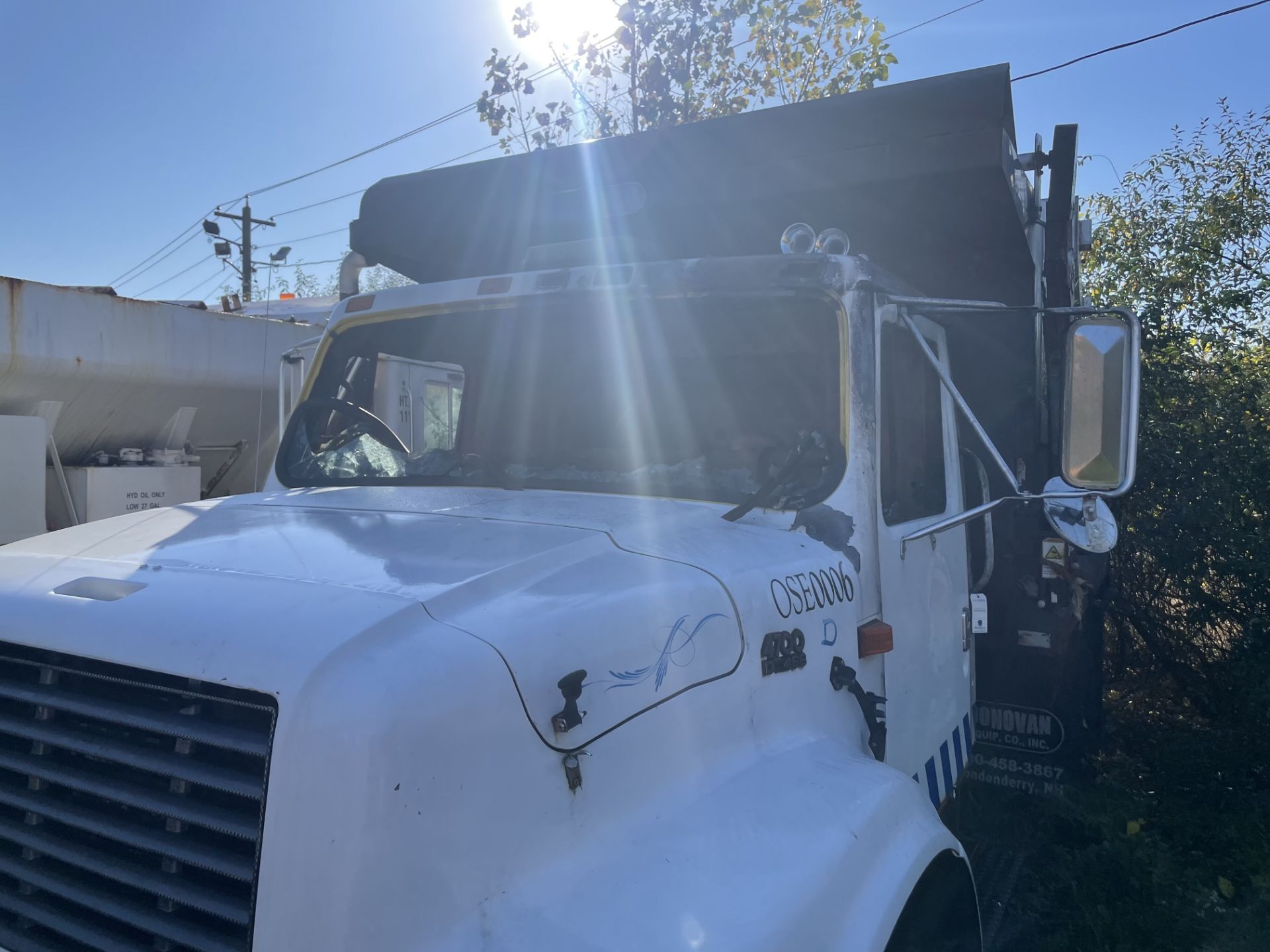 International 4700 Dump Body w/ Warren Sander, 6 wheel, 10' Dump, Parts Truck, Fire Damage w/ Plow - Image 2 of 6