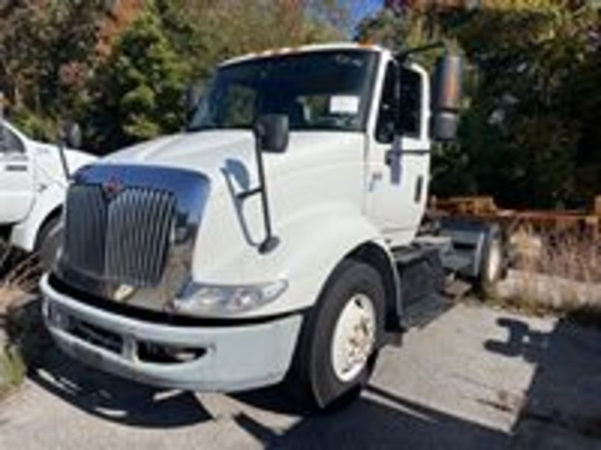 2007 International 8600 6 Wheel Daycab Tractor, 4 x 2, Cummins Diesel Motor, Odom: 416,976, Vin#: - Image 11 of 19