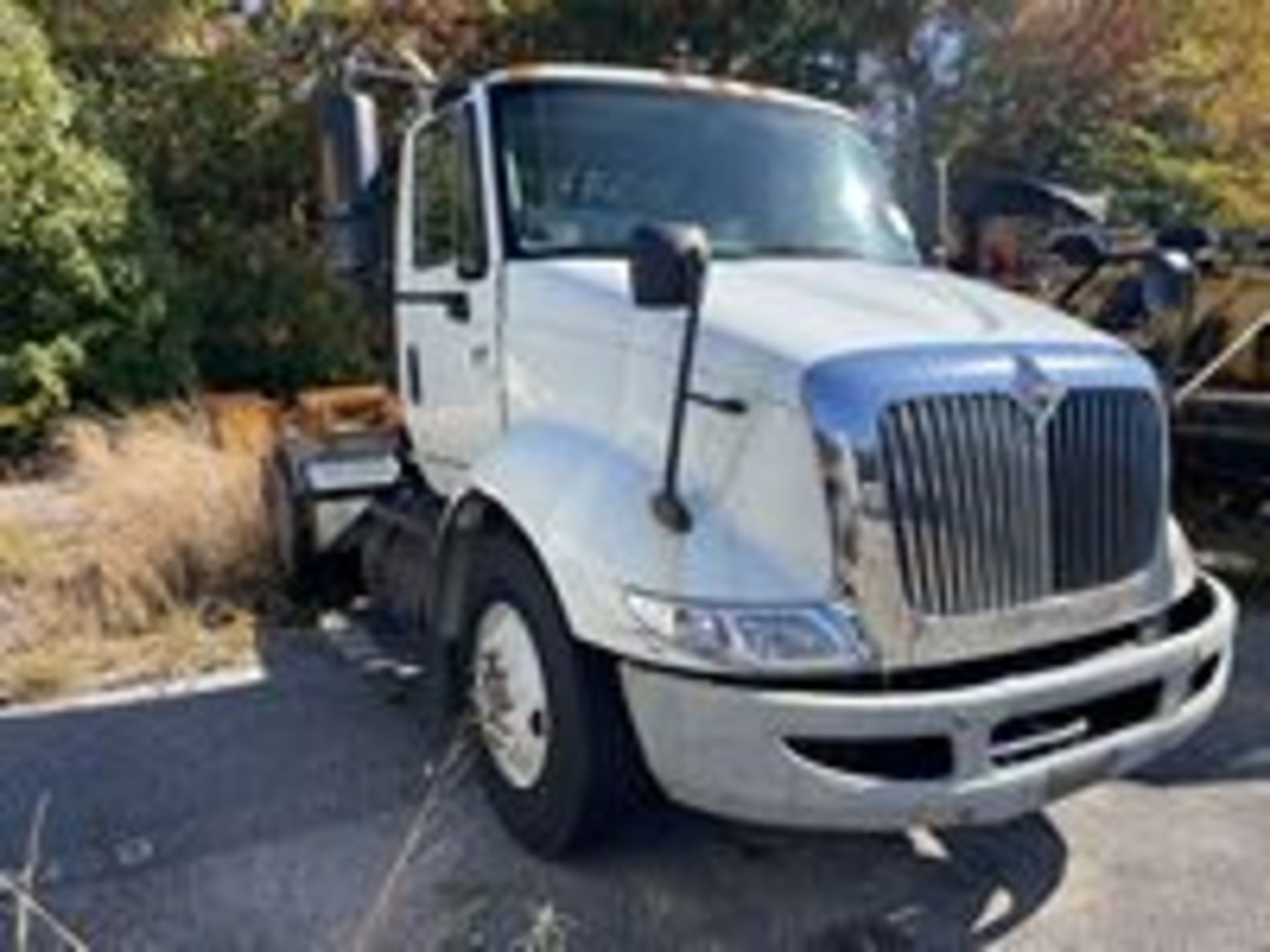 2007 International 8600 6 Wheel Daycab Tractor, 4 x 2, Cummins Diesel Motor, Odom: 416,976, Vin#: - Image 12 of 19