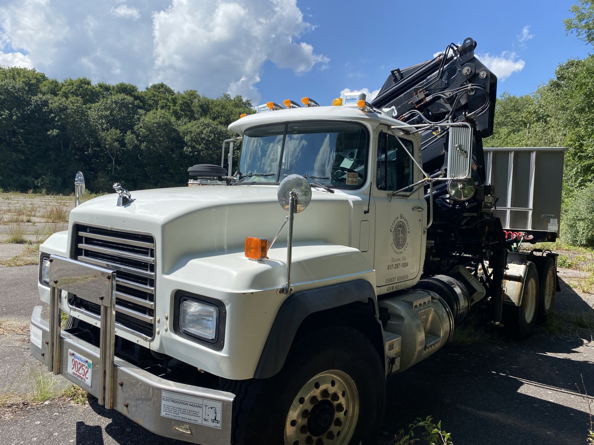 2002 Mack #RD600 10 Wheel Tandem Axle Knuckle Crane Tractor Truck, Eaton 8 Speed Lo & Lo Lo (STARTS)