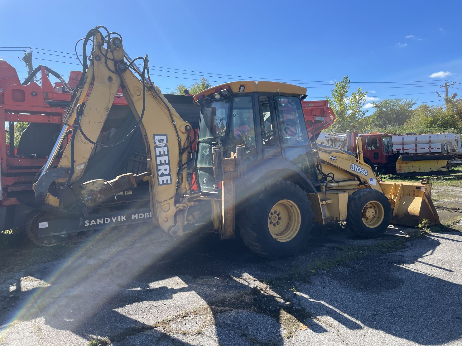 2005 John Deere 310 SG Backhoe/Loader, Extendahoe, 4 x 4, 90" 4 in 1 Bucket & Hydraulic Hammer (Info - Image 2 of 6