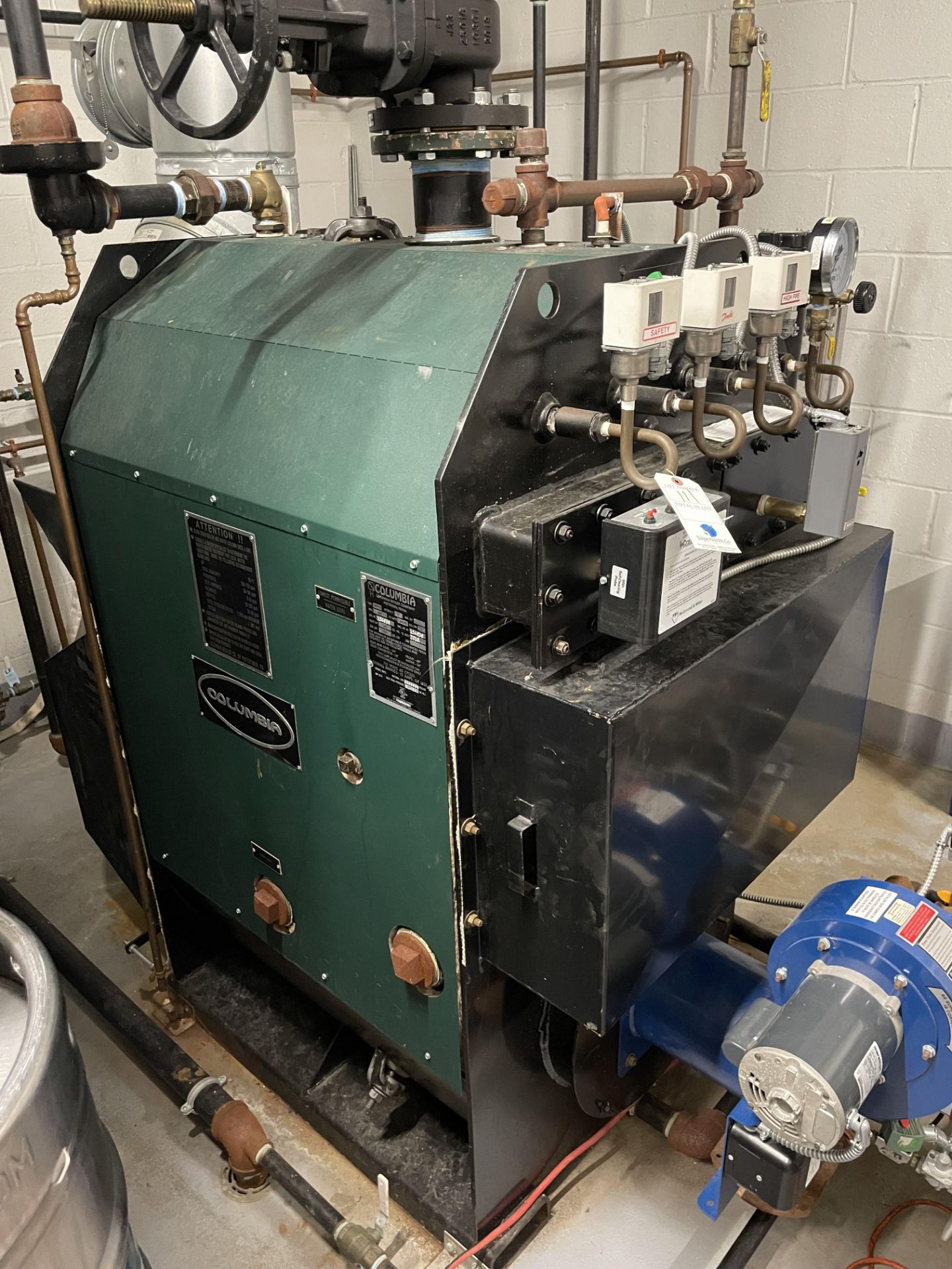 Columbia 30 BHP Gas Fired, Low-Pressure Steam Boiler w/Expansion Tank & Skidmore #PC6N Pump (SEE