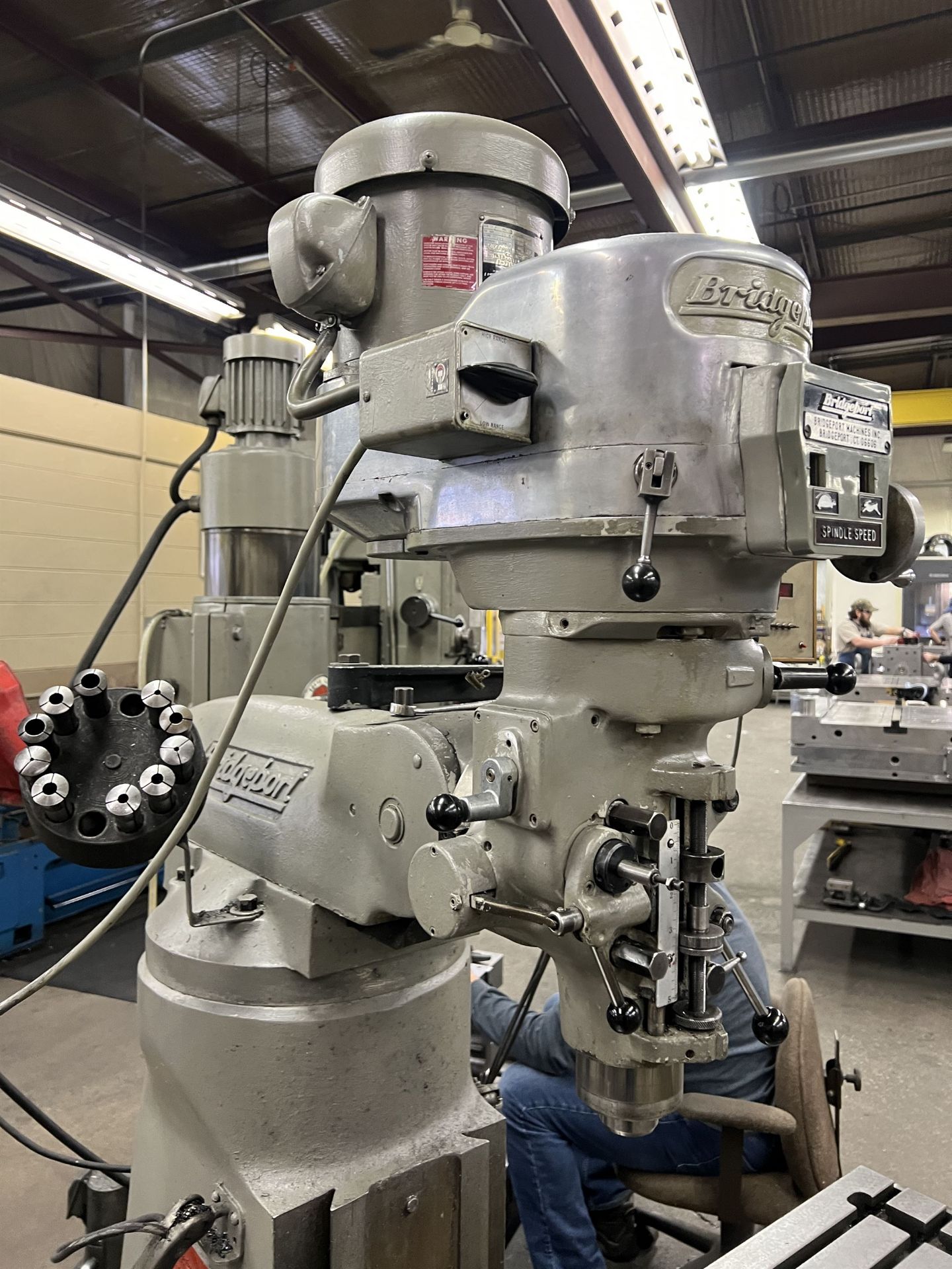 BRIDGEPORT Vertical Milling Machine, s/n 210898, 9" x 42" Table, Trionics 50 2-Axis DRO (This lot is - Image 6 of 7