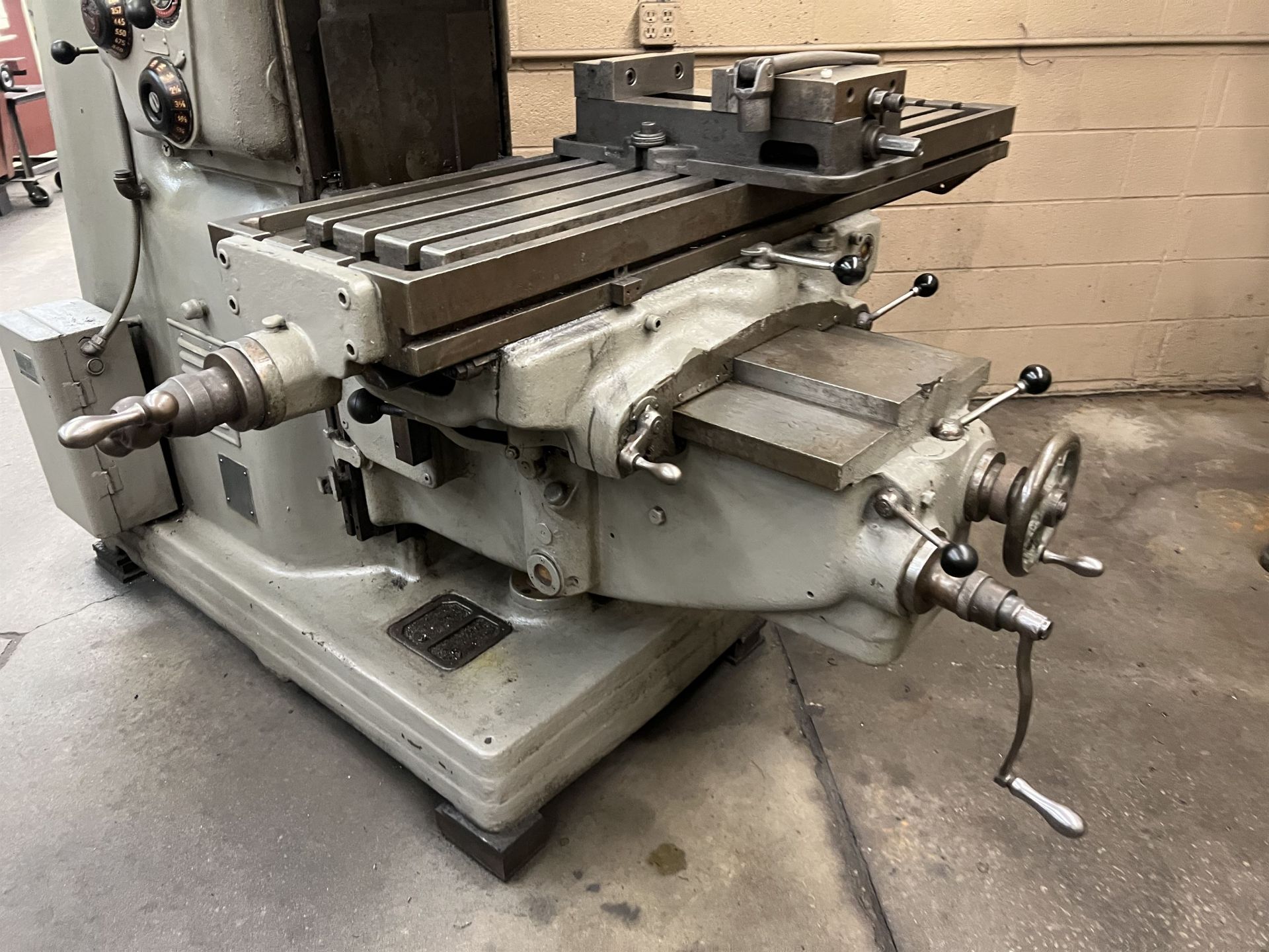 CINCINNATI No. 3 Vertical Knee Milling Machine, s/n 4A3V1R-5, 10" x 54" Table, 18-1300 RPM (This lot - Image 3 of 9