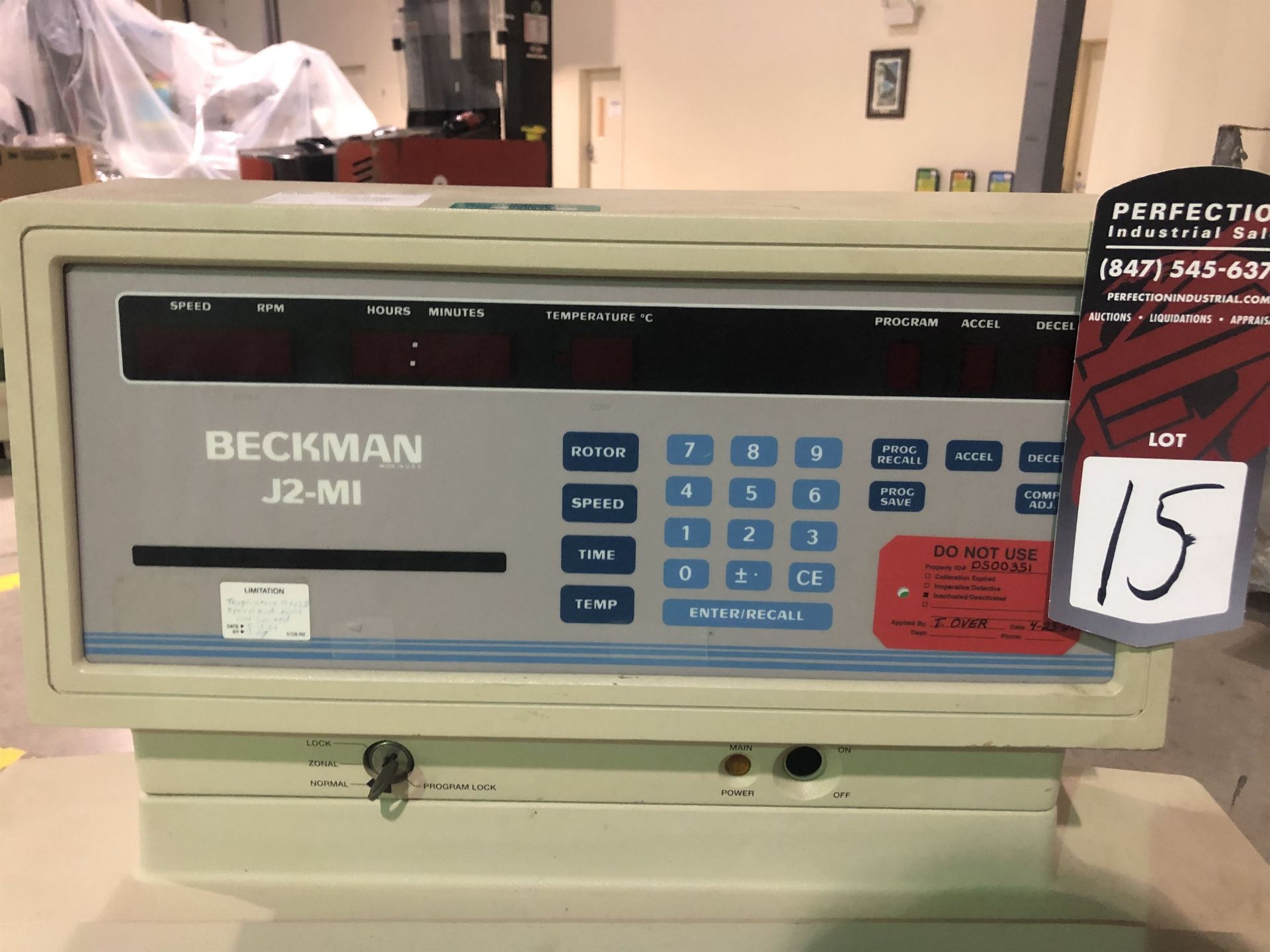 BECKMAN J2-MI Centrifuge, s/n JB2F23 - Image 2 of 4