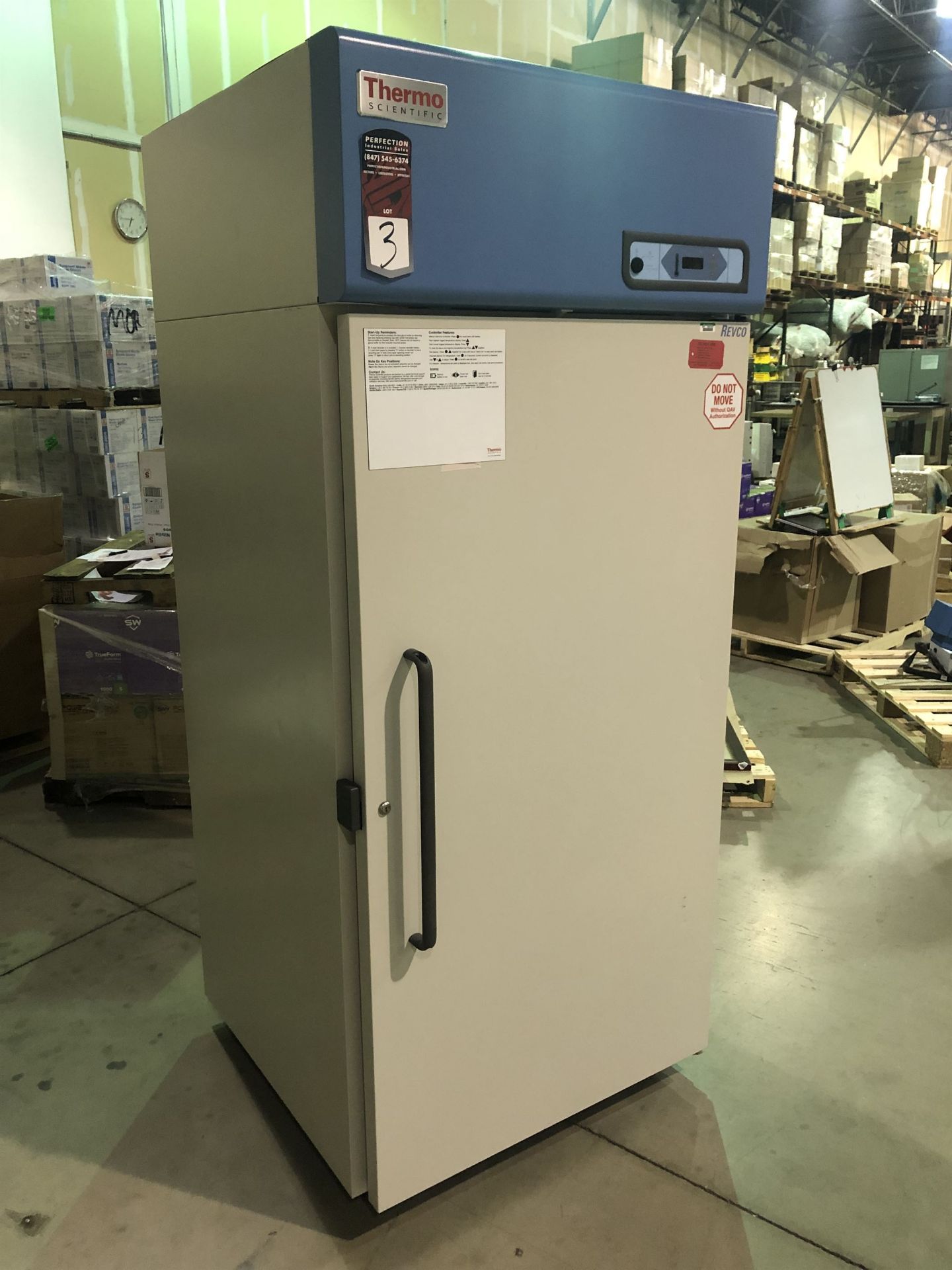 THERMO FISHER SCIENTIFIC REL3004A Commercial Laboratory Refrigerator, s/n 33004R0A0ZZDJ00A