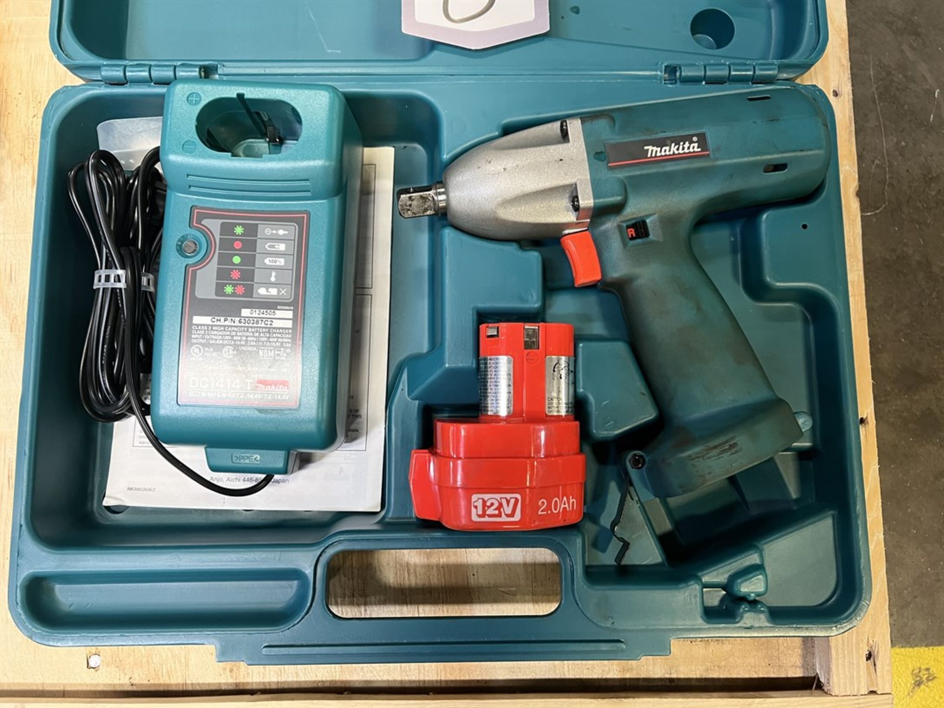 MAKITA 6911HD Square Drive 1/2" Cordless Impact w/ Battery, Charger and Case - Image 2 of 2