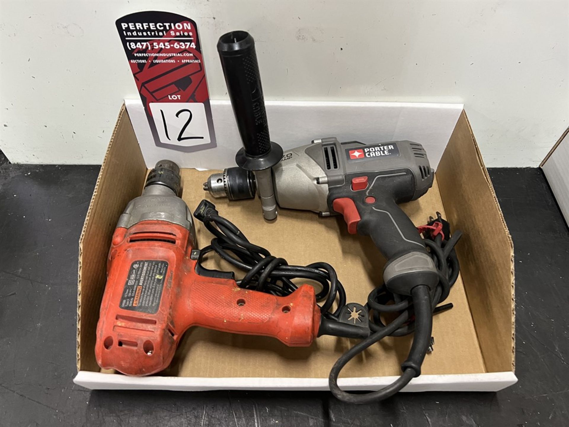 Lot Comprising BLACK & DECKER DR500 3/8" Drive Drill and PORTER CABLE PC7000 1/2" Drill