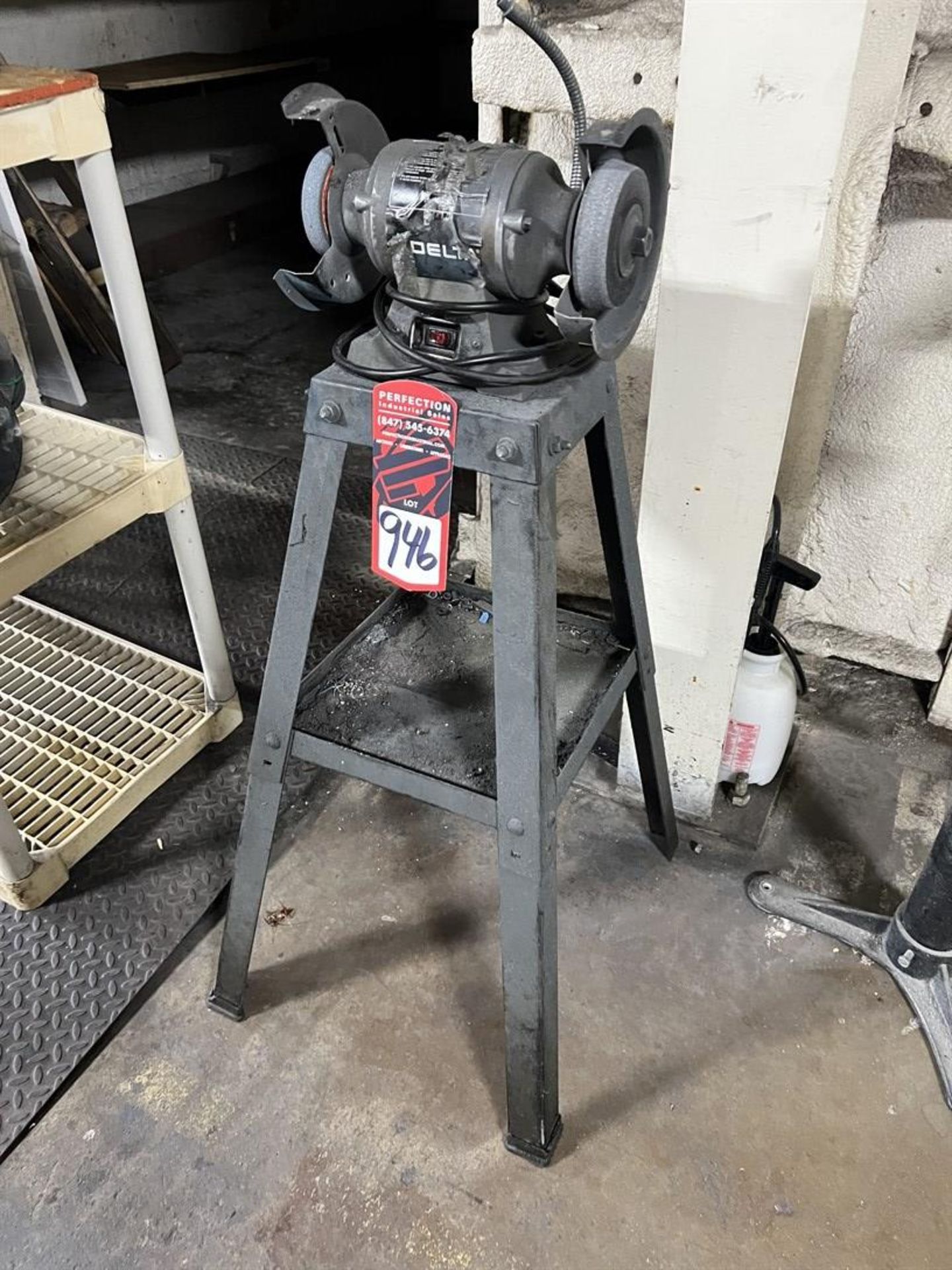 DELTA Shopmaster 6" Bench Grinder