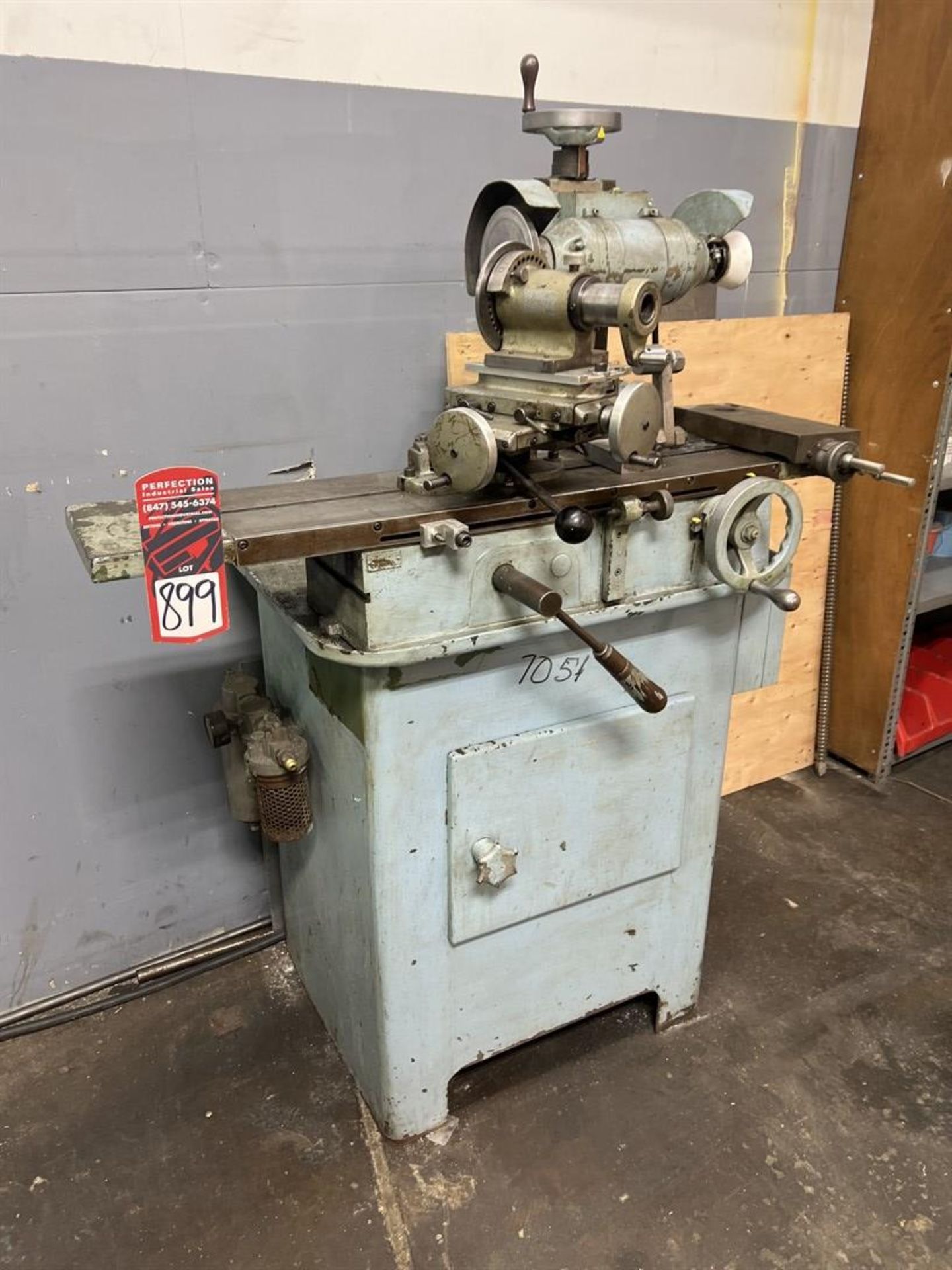 Unknown Make Tool and Cutter Grinder, s/n na