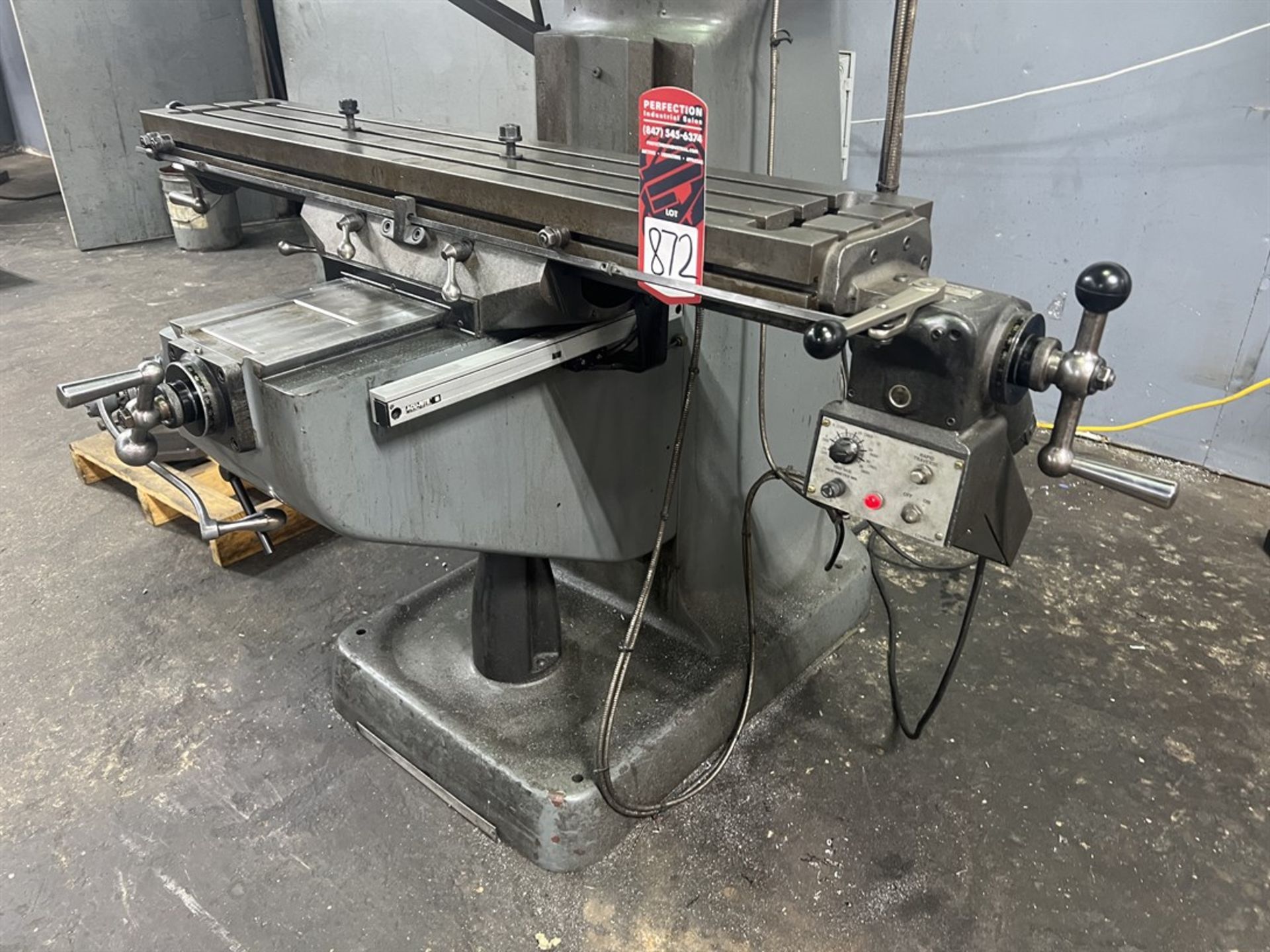 BRIDGEPORT Milling Machine, s/n HDNG1770, 9” x 48” Power Feed Table, 2 HP, Acu-Rite DRO - Image 4 of 6