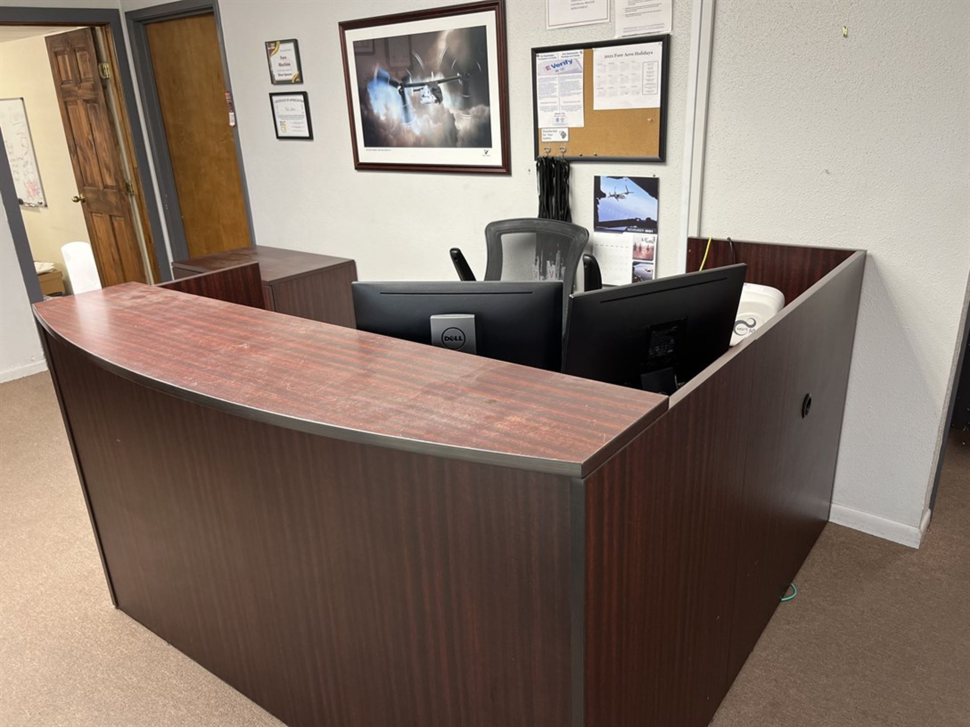 Lot consisting of Reception Desk, Monitors, File Cabinets, and Chair, (PC NOT INCLUDED) - Image 2 of 5