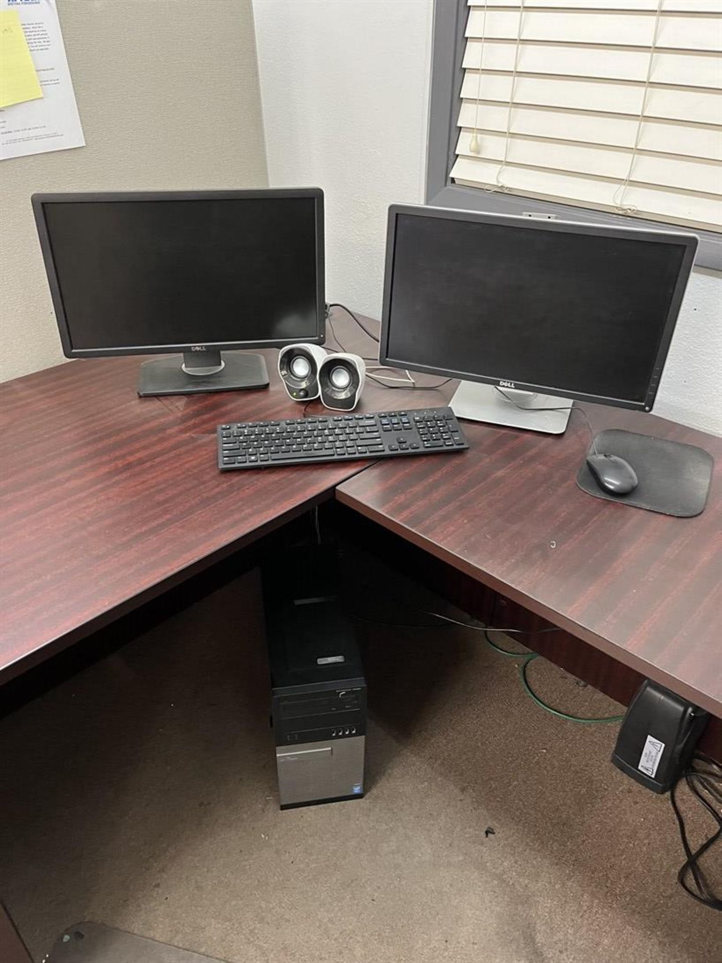 Lot consisting of Corner Desk, Monitor, PC - Image 2 of 2