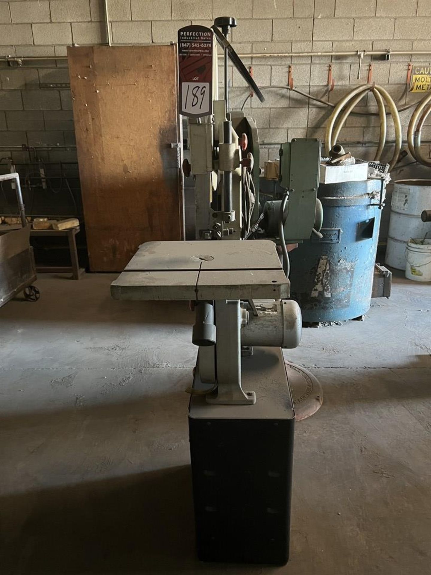 CRAFTSMAN 14” Vertical Bandsaw, 2-Speed, 6” Cutting Depth - Image 4 of 4