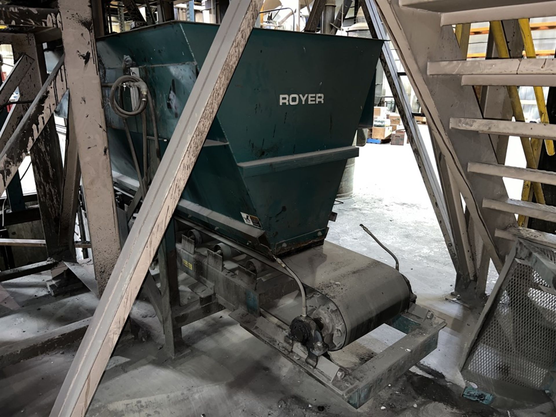 ROYER Miller Hopper, w/ Miller 12x1 1/2' 1 1/2 HP Belt Conveyor - Image 4 of 8