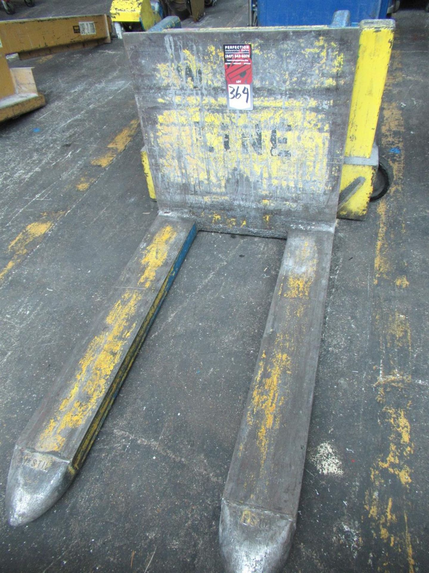 VESTIL Material Tilt Back Lift 2000 LBS. Cap. 12V. - Image 2 of 3