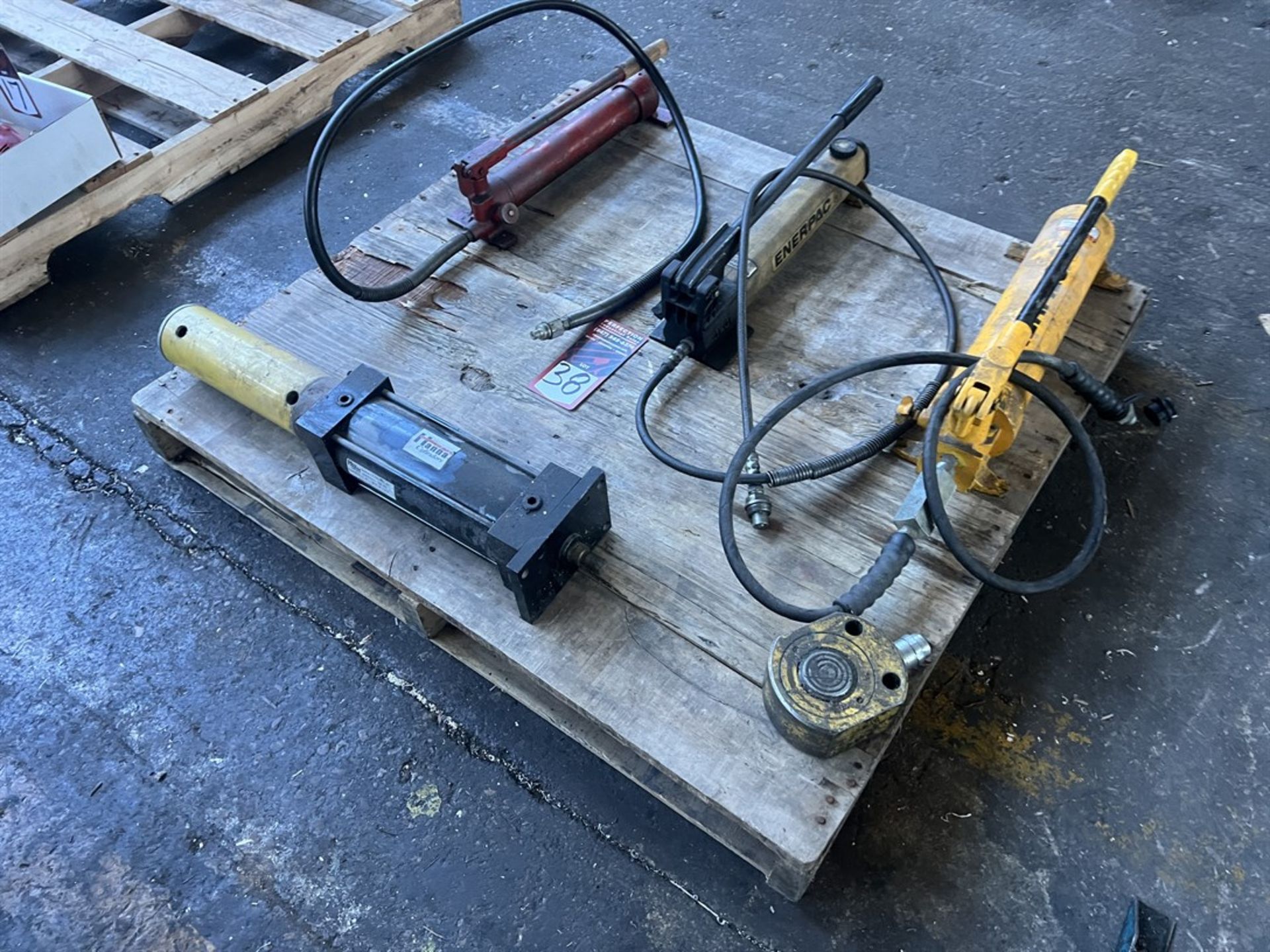 Pallet of Hydraulic Pumps and Jack - Image 2 of 3