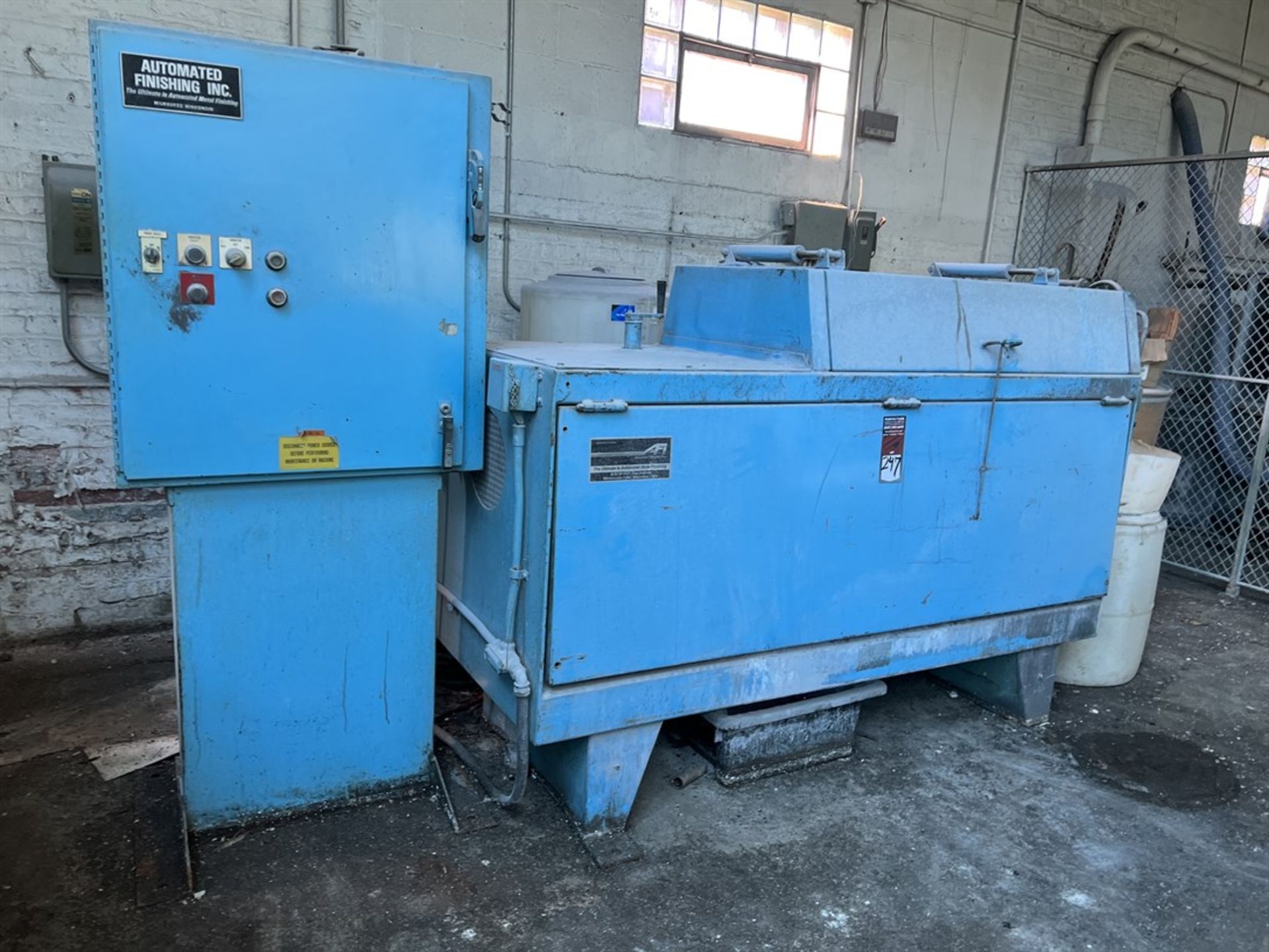 AUTOMATED FINISHING SYSTEMS 2710 Vibratory Finishing Machine, 18” x 46” Chamber - Image 2 of 5