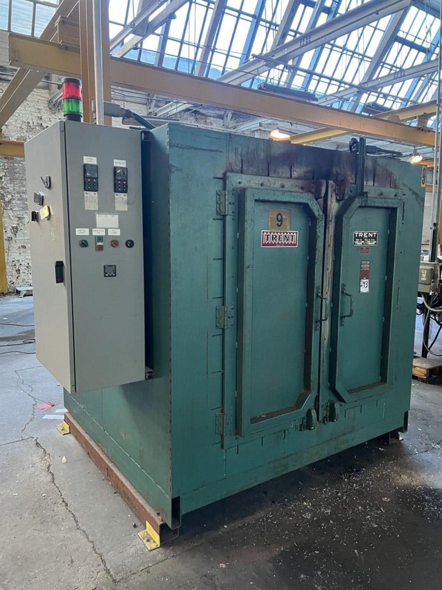 TRENT 30kW Electric Batch Oven, s/n 912-829, 1400 F Max Temp, 48” x 48” x 48” Oven Area, 3-PH - Image 2 of 6