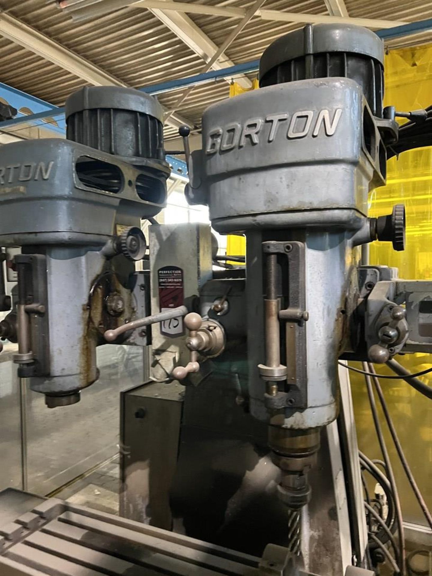 GORTON 2-30 Tracer Master Twin Head Tracer Mill, 80-5600 RPM, 12” x 77” w/ Extension, 3 HP Heads, w/ - Image 3 of 6