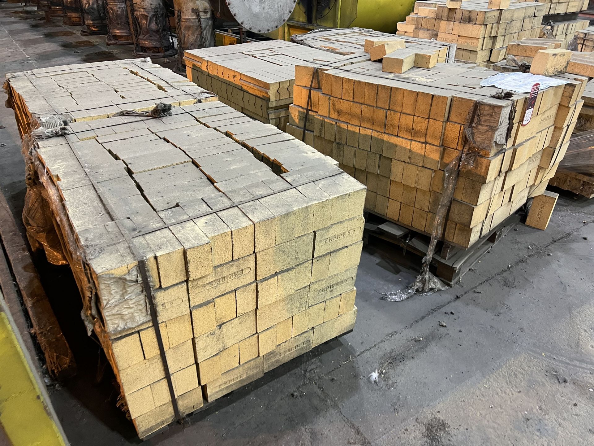 Lot of (9) Pallets of EMPIRE S Carbon Baking Straight Brick, 9" x 4.5" x 3" Bricks - Image 2 of 5