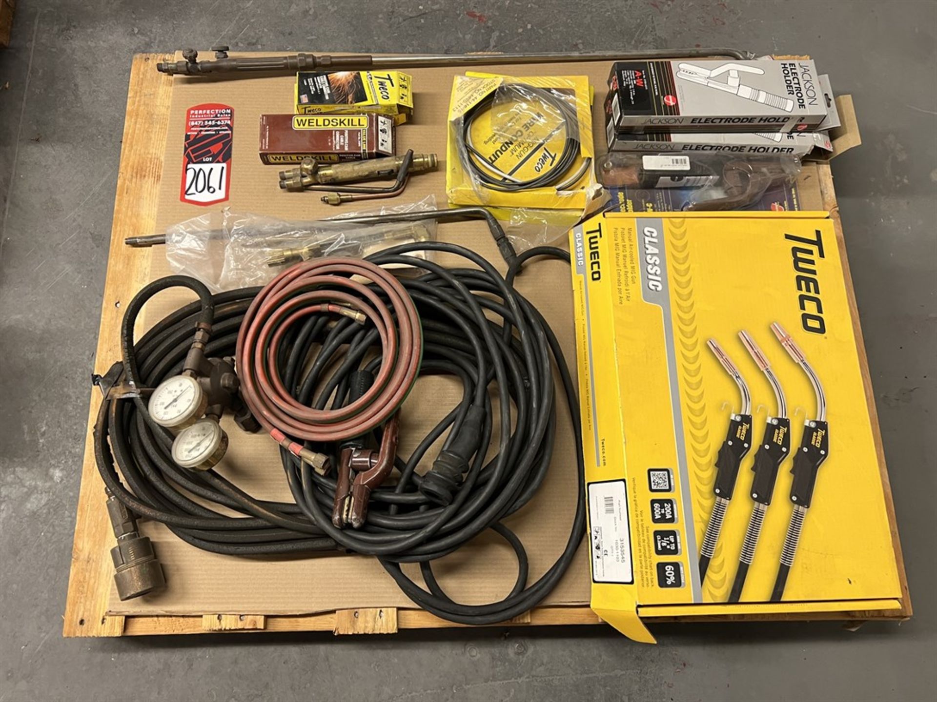 Lot Comprising Cutting Torches, Heating Torches, Electrode Holding, MIG Gun and Hose