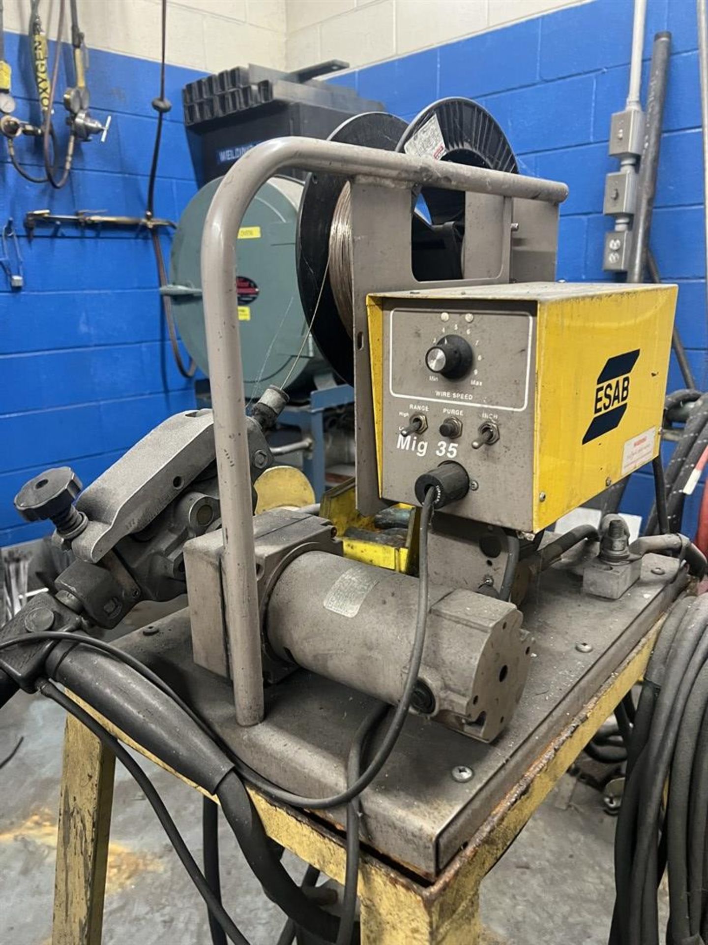 Lot of Assorted ESAB 652 CV/CC Arc/MIG Welder, s/n MC-1646078, w/ ESAB MIG35 Wire Feeder - Image 3 of 4