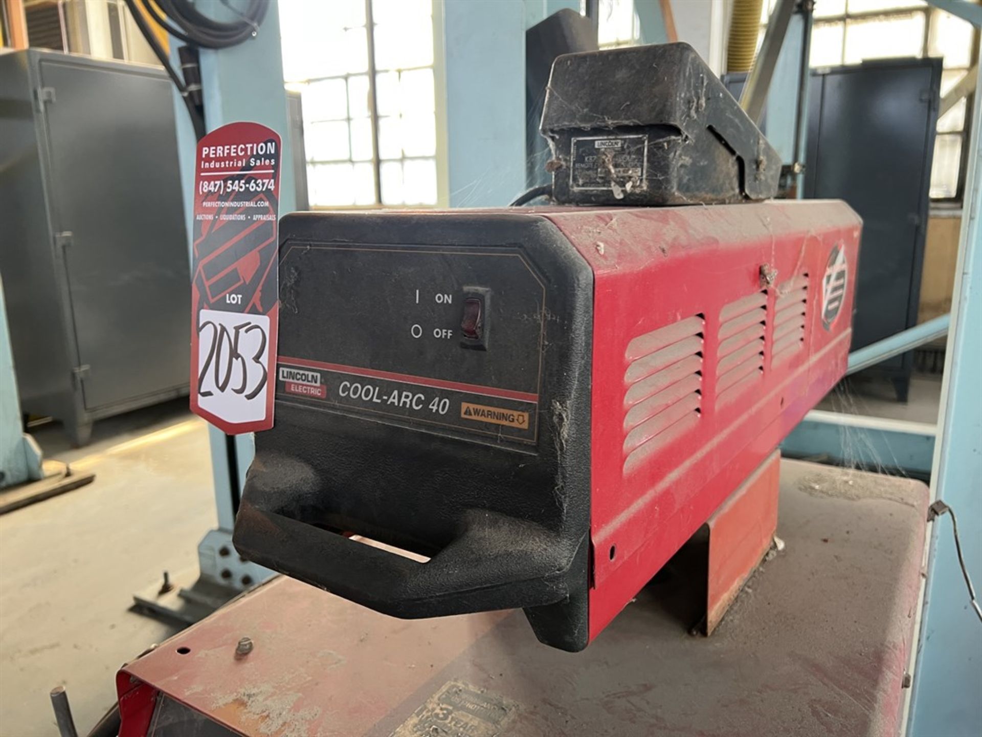 LINCOLN Square Wave TIG 255 TIG Welder, s/n U1950711194, w/ Cool Arc 40 Chiller - Image 4 of 5