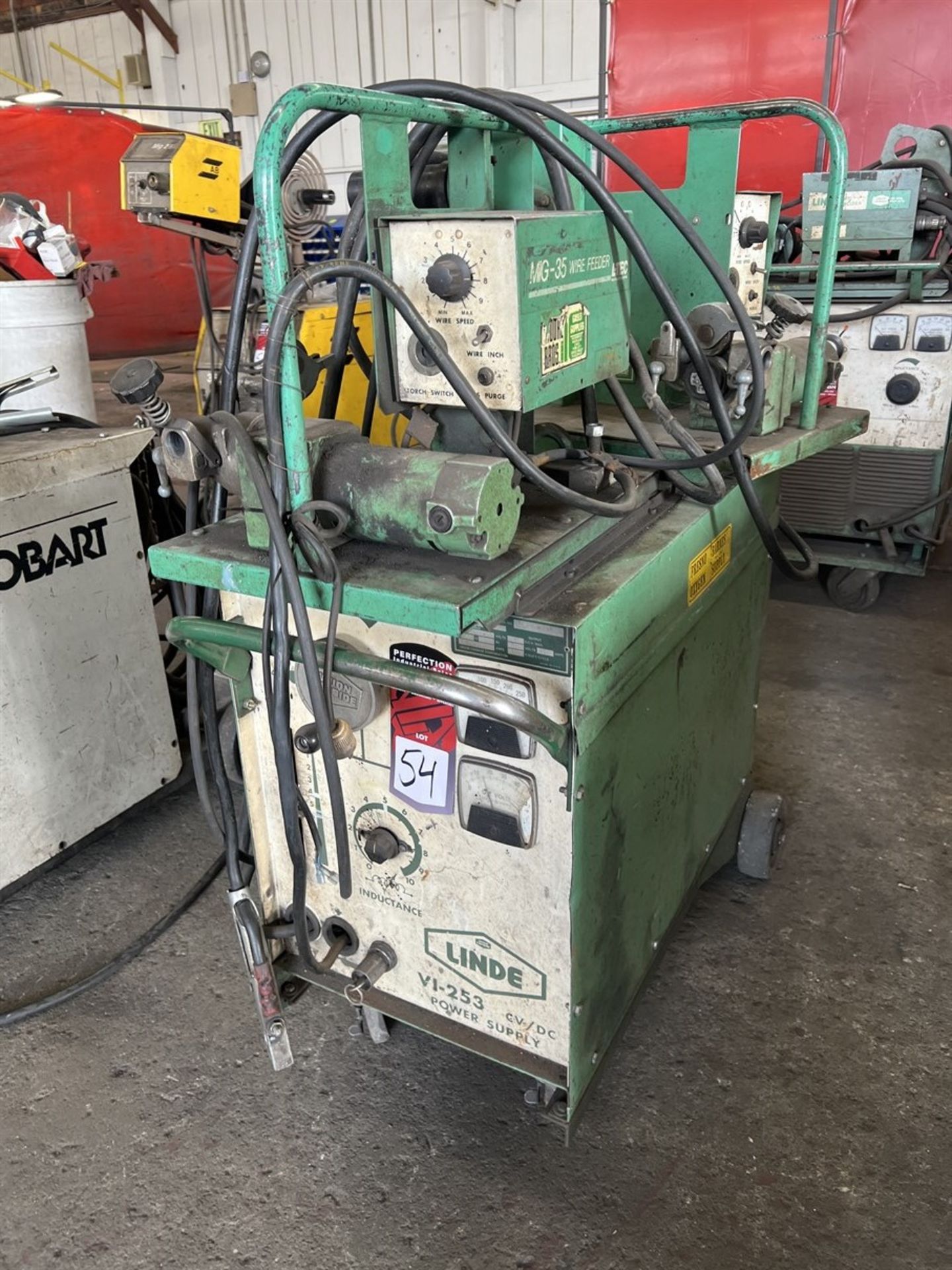 LINDE VI-253 MIG Welder, s/n B79C1-7212, w/ Linde MIG-35 Wire Feeder, (Fab Shop)