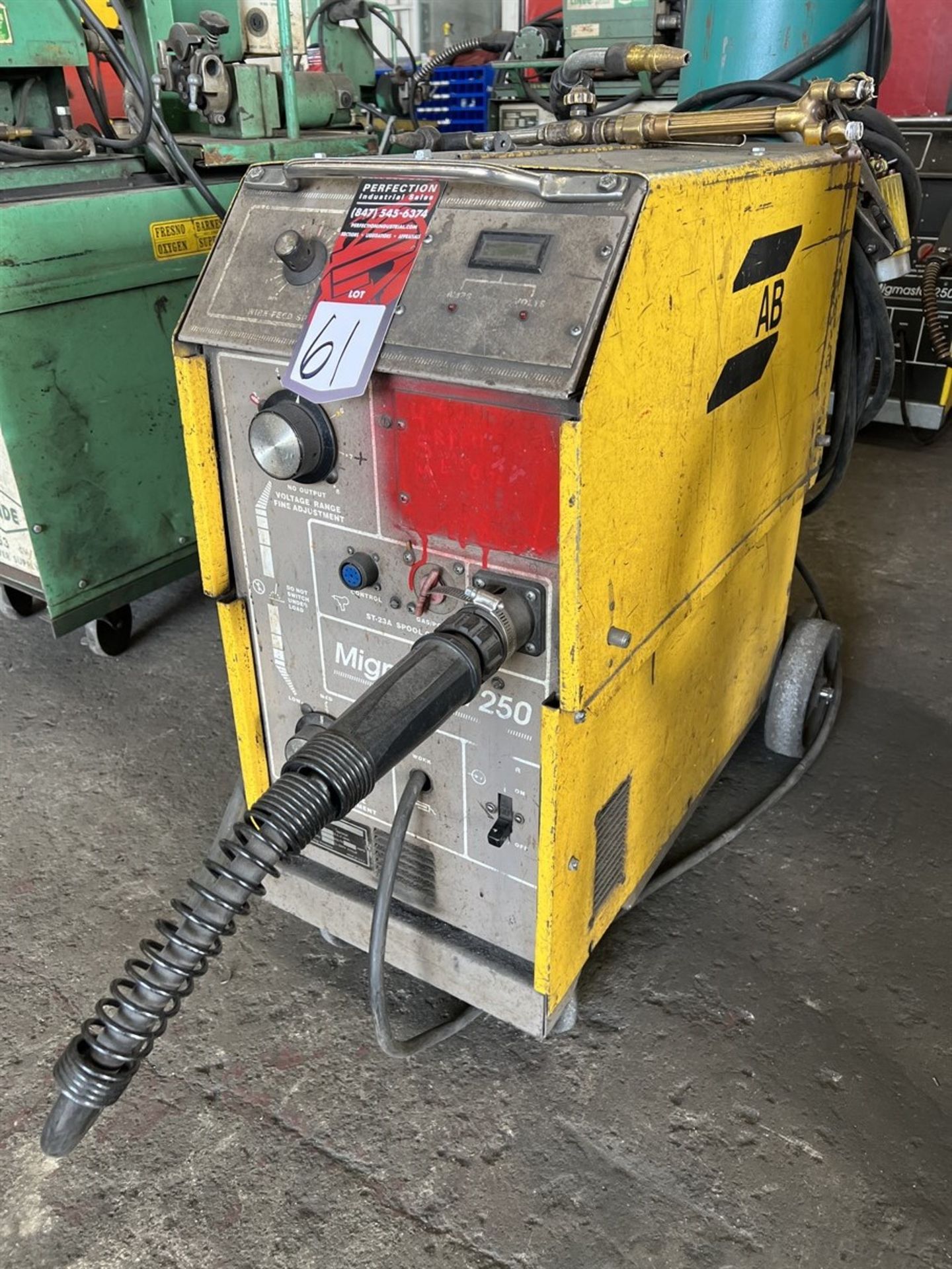 ESAB MigMaster 250 MIG Welder, s/n MA-I635019, (Fab Shop)