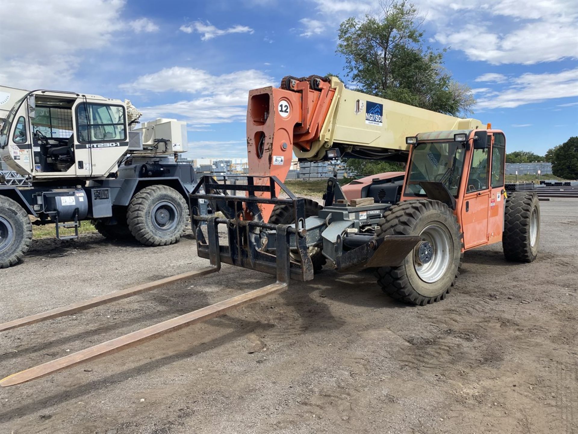 2010 JLG G12-55A Telehandler, 12,000 LB Capacity, 55' Max Lift Height, 10 Degree Frame Leveling, 20