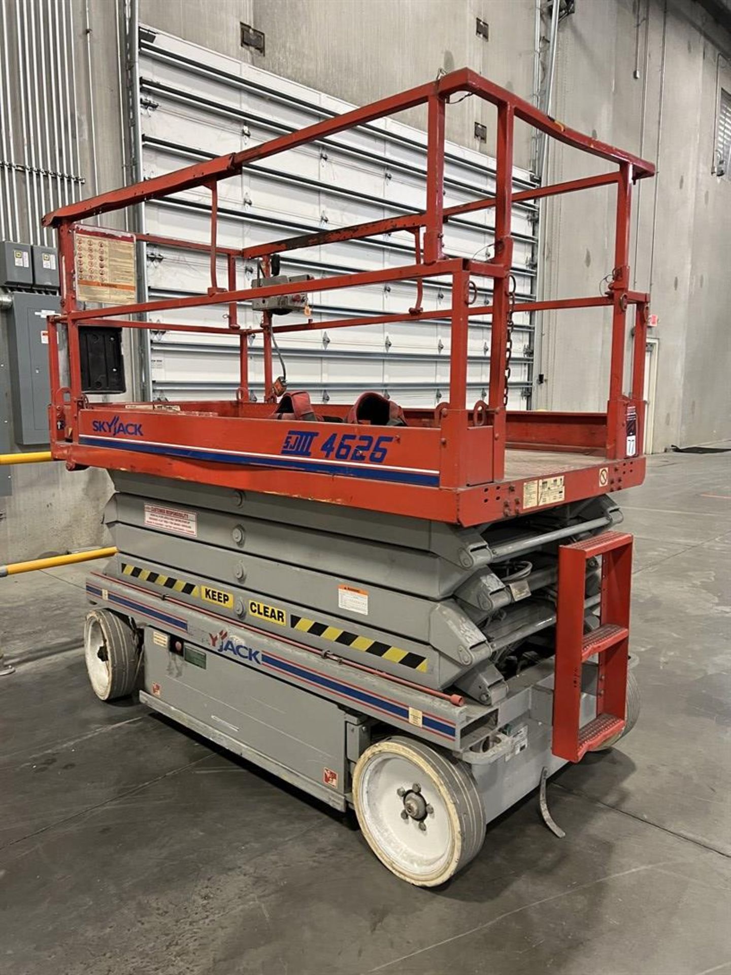 SKYJACK SJIII 4626 Scissor Lift, s/n 70002262, 26' Drive/Platform Height, 1000 LB/3-Person Capacity, - Image 2 of 6