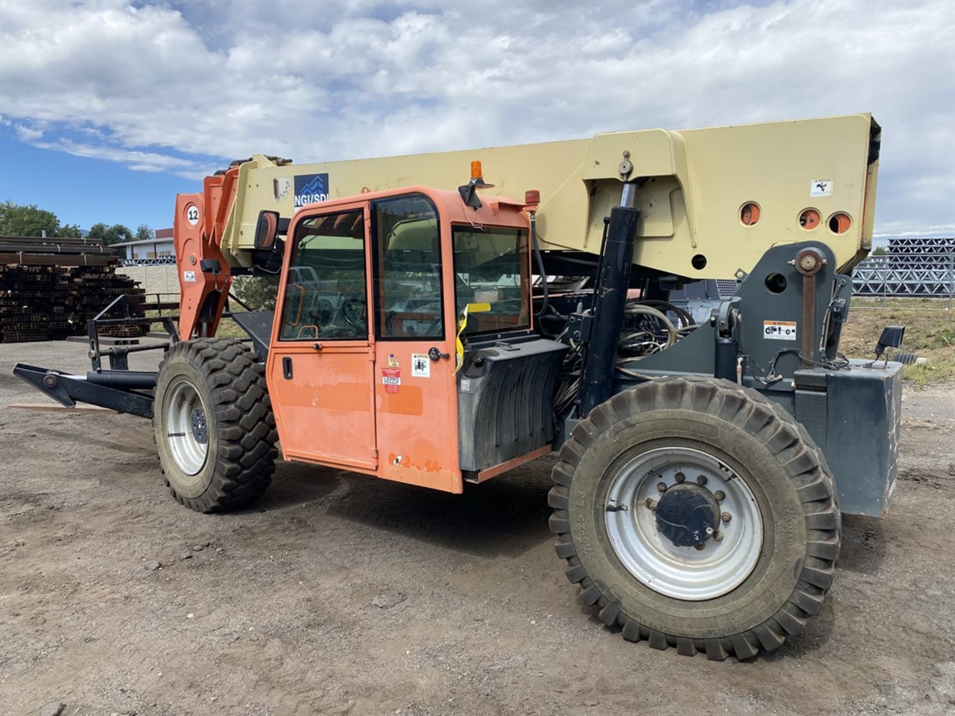 2010 JLG G12-55A Telehandler, 12,000 LB Capacity, 55' Max Lift Height, 10 Degree Frame Leveling, 20 - Image 6 of 18