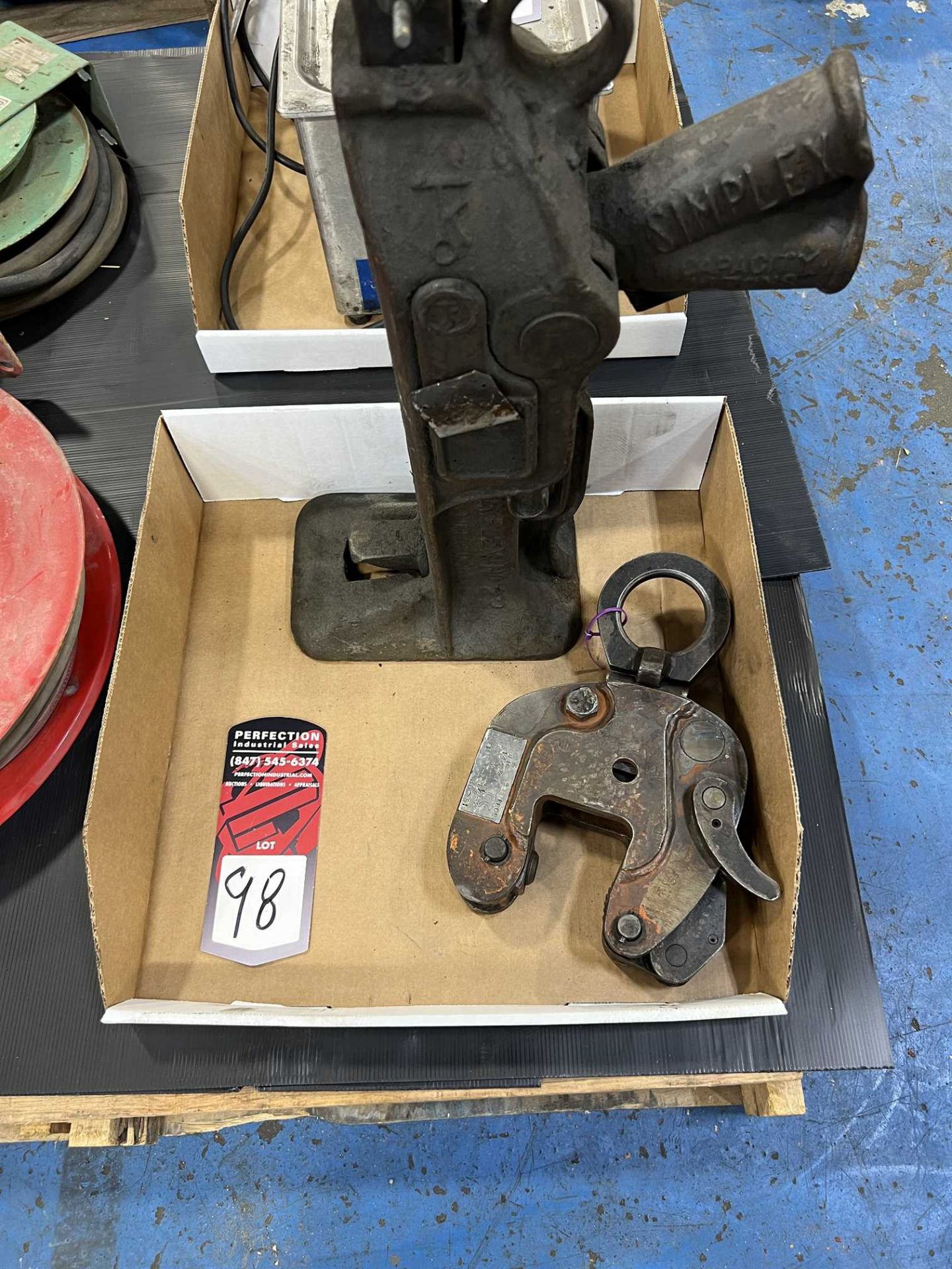 Lot of (1) HD Jack and 1 Ton Plate Clamp (Located in Conroe, TX)