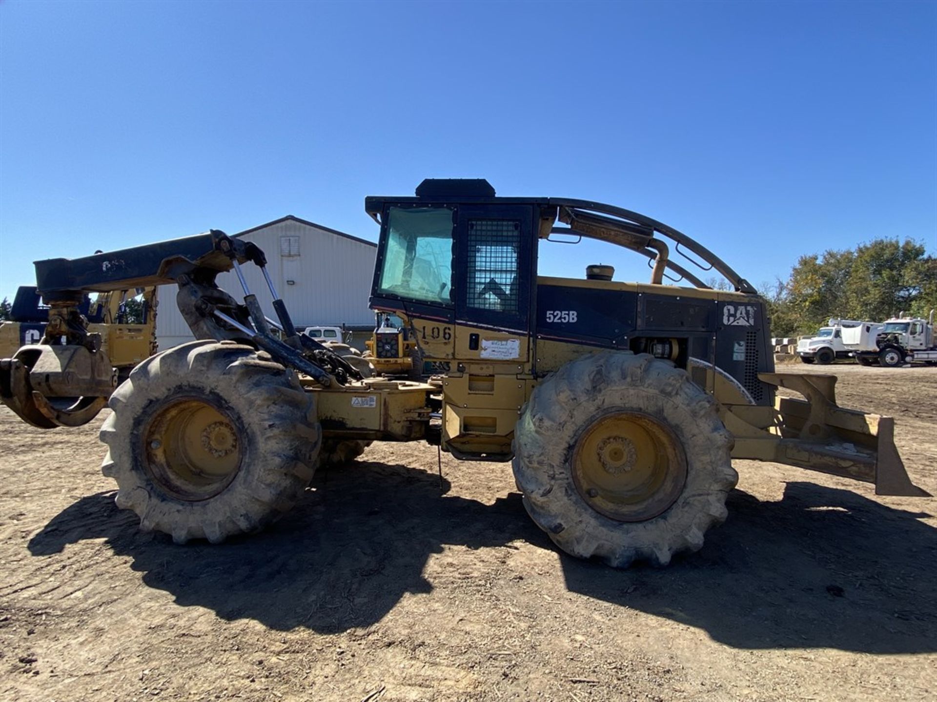 2006 CATERPILLAR 525B Grapple Skidder, s/n C3KZ02117, 13335 Hours, w/ Dual Arch, Bolt-On Guarding - Image 6 of 8