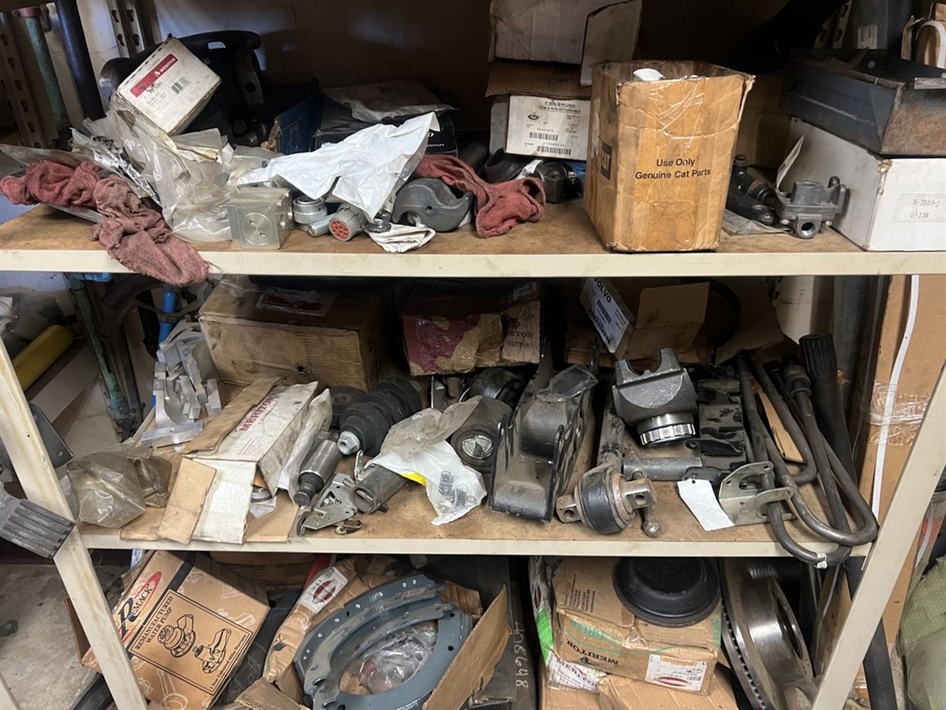 Balance of Maintenance Room Comprising Truck Parts, Lights, Bearings, Seals, A/C Parts, Pins, - Image 8 of 14