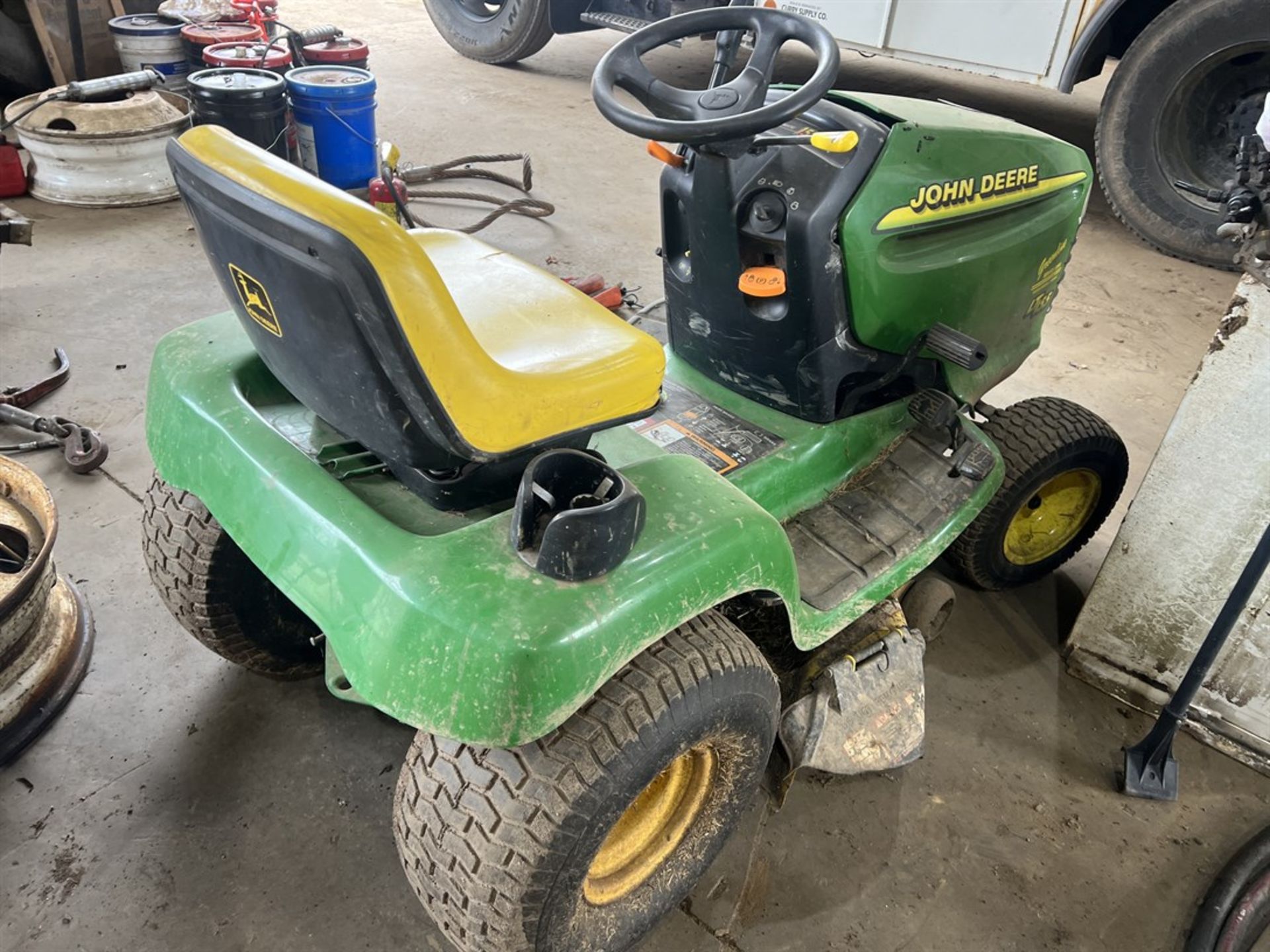 JOHN DEERE LT155 Riding Lawn Tractor, s/n MOL155B139650, 15 HP OHV Twin Touch Automatic - Image 4 of 8