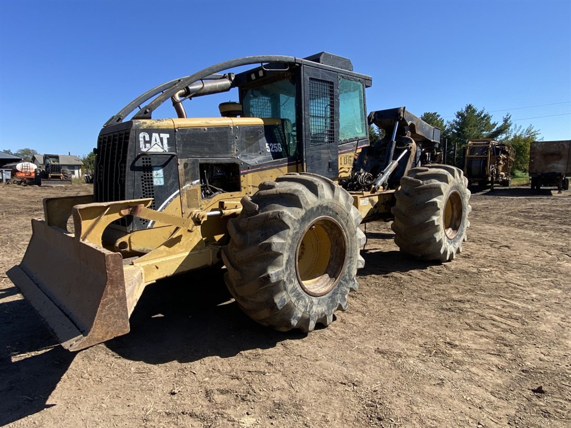 2006 CATERPILLAR 525B Grapple Skidder, s/n C3KZ02117, 13335 Hours, w/ Dual Arch, Bolt-On Guarding - Image 2 of 8