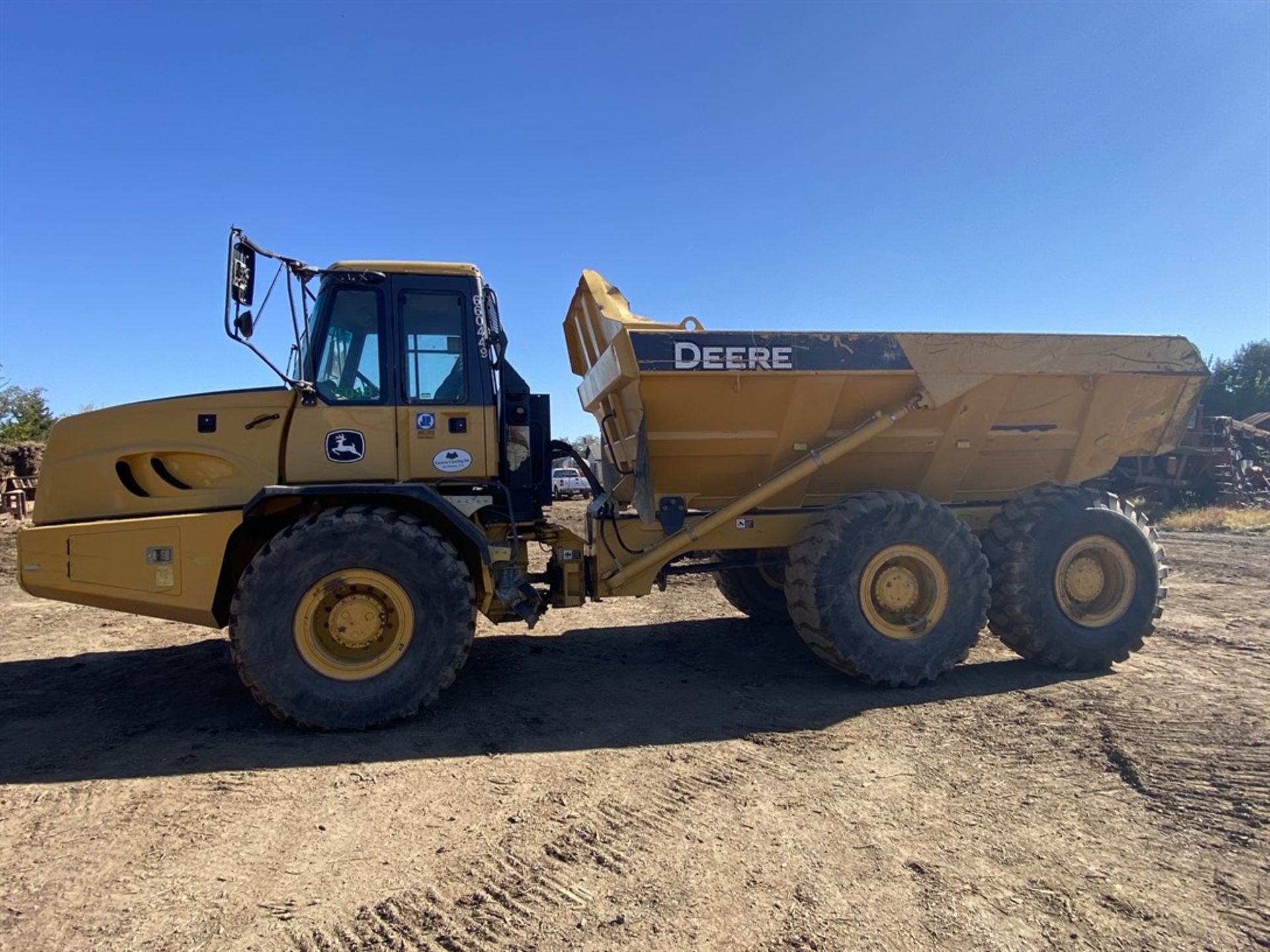 2014 DEERE 300D Articulated Dump Truck, s/n 1DW300DXCEE660449, 6257 Hours - Image 2 of 10