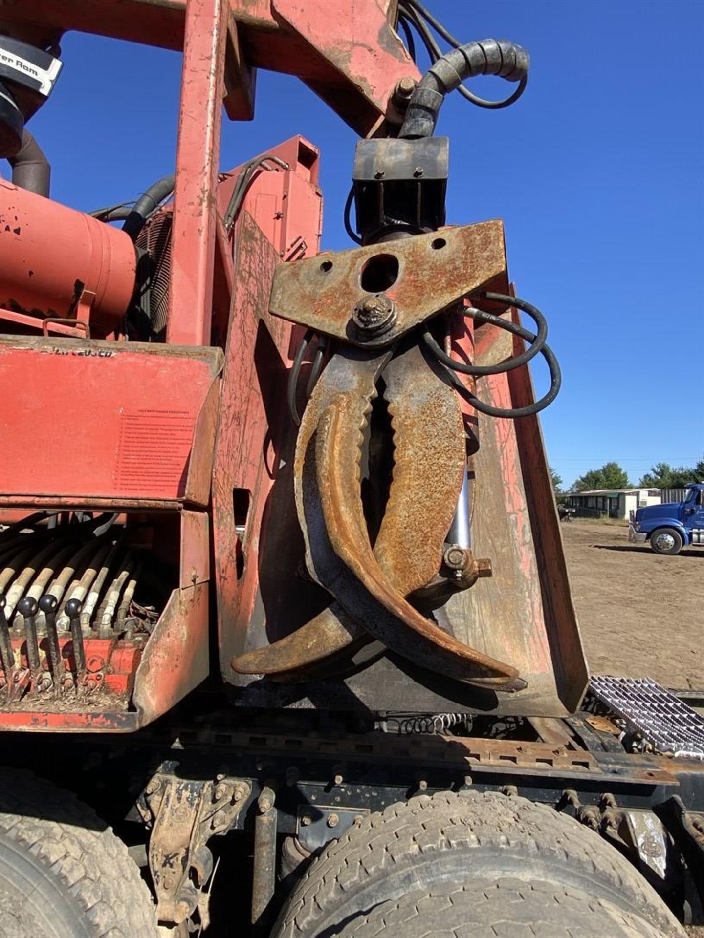 2012 MORBARK 23WCL CHIPARVESTER Whole Tree Chipper, s/n 194, w/ CAT 800 hp Engine, Compressor, - Image 8 of 10