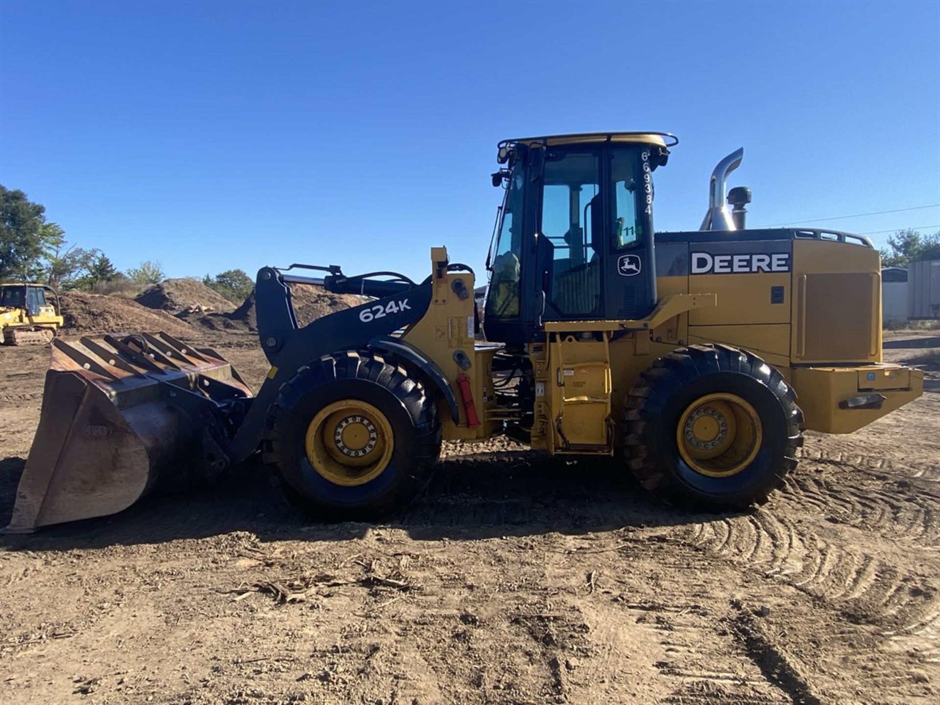 2015 DEERE 624K Wheel Loader, s/n 1DW624KZCFF669384, 6300 Hours, w/ Bucket, New - Image 2 of 10