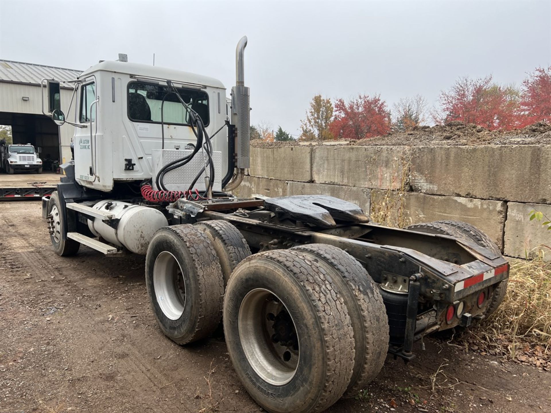 1999 MACK CH613 T/A Truck Tractor, VIN 1M1AA13Y7XW108468, 291,298 Miles Indicated - Image 4 of 14