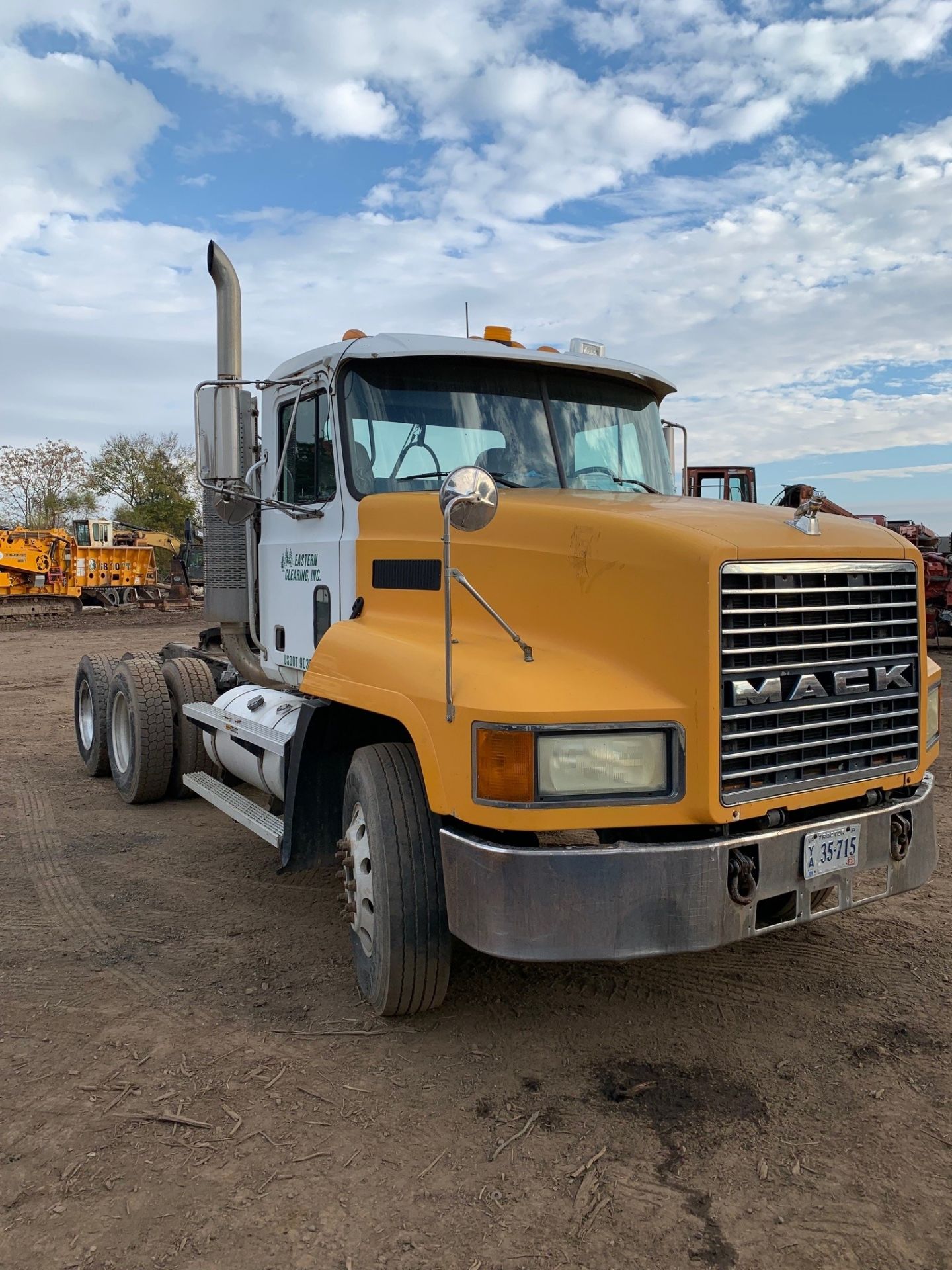 1999 MACK CH613 T/A Truck Tractor, VIN 1M1AA13Y7XW108468, 291,298 Miles Indicated - Image 3 of 14